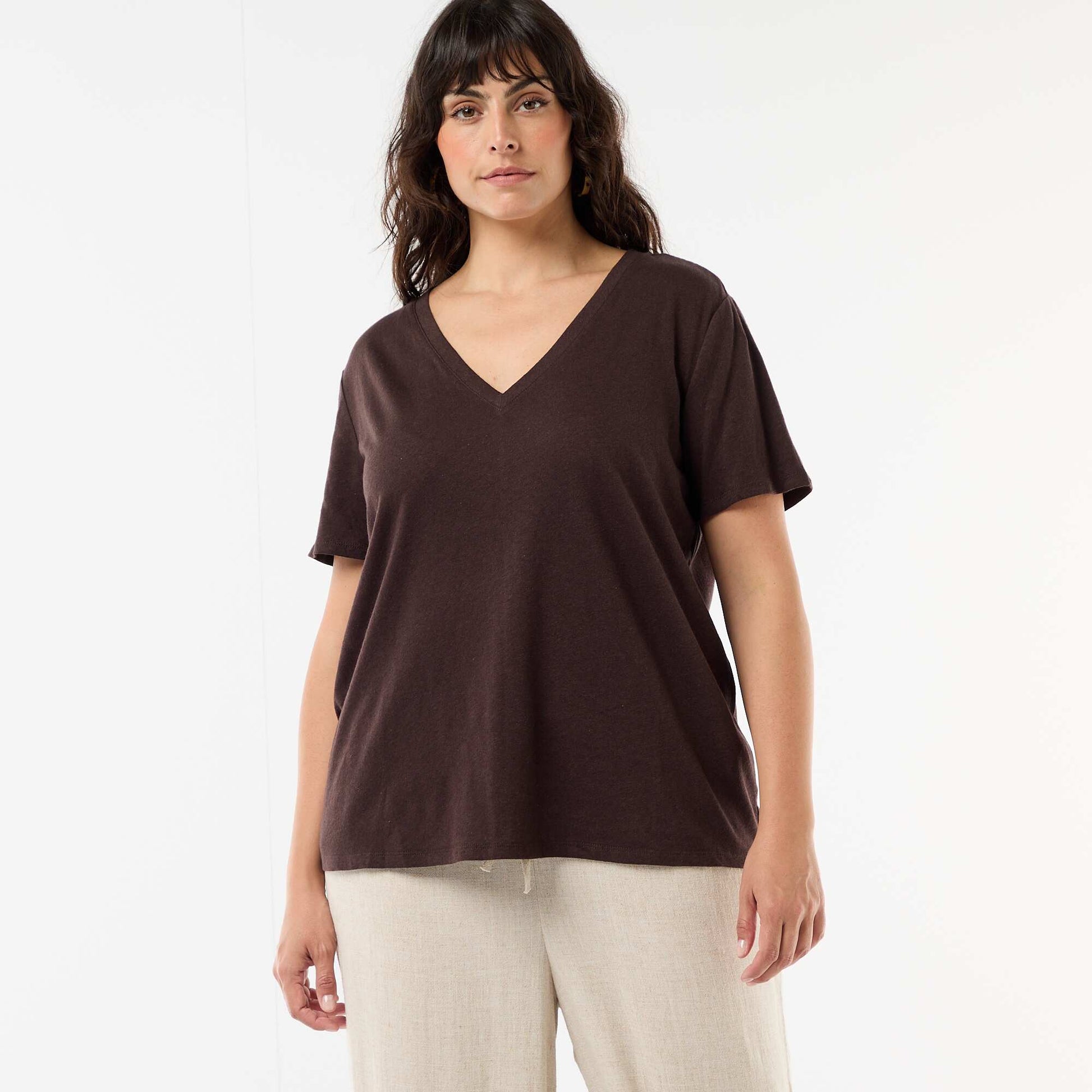 T-shirt basique col V et manches courtes MARRON