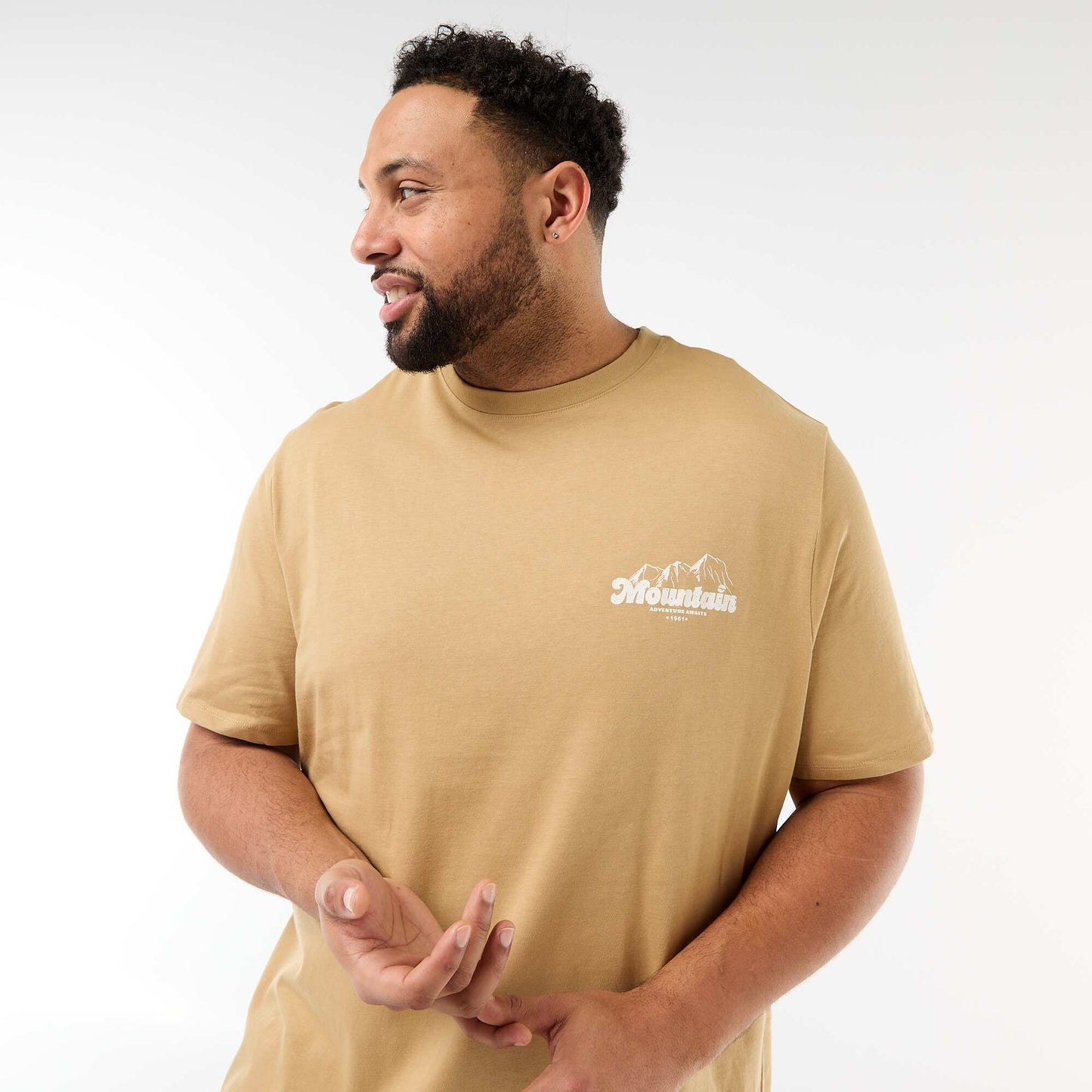 T-shirt imprimé à manches courtes et col rond BEIGE