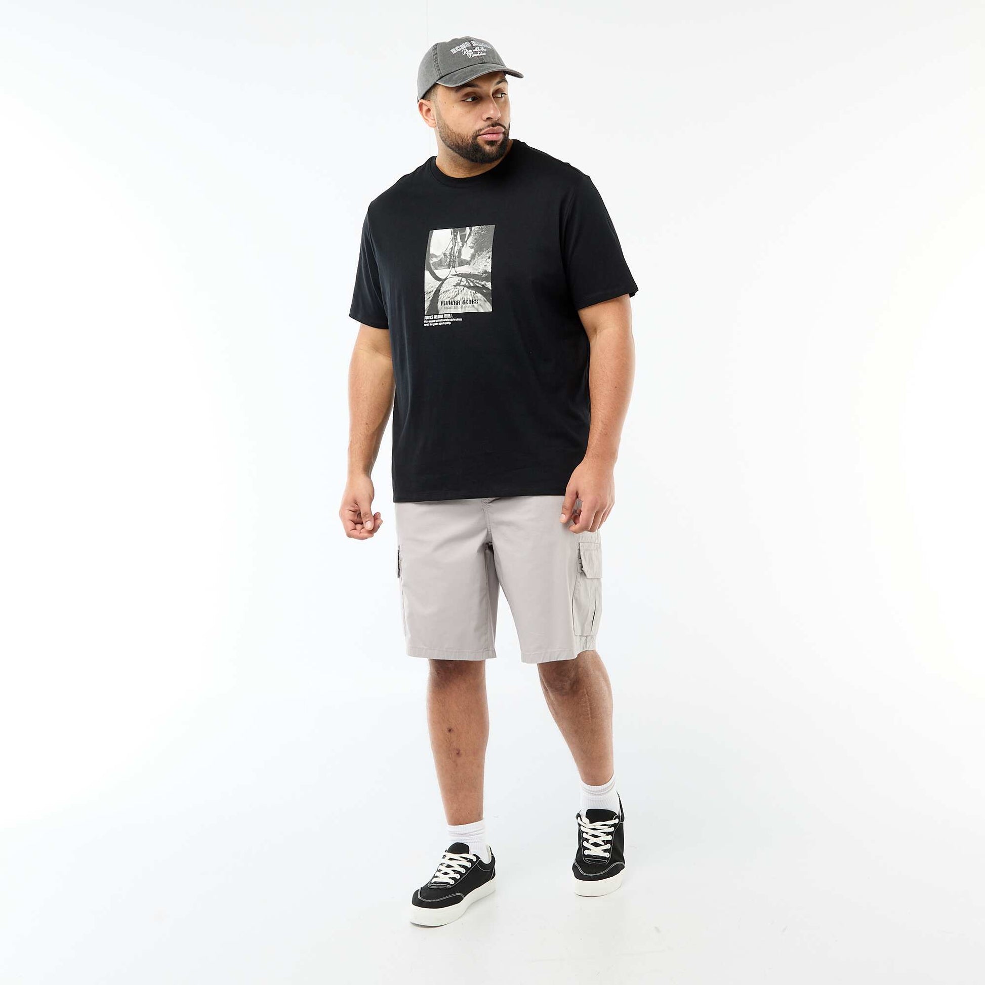 T-shirt imprimé à manches courtes et col rond NOIR