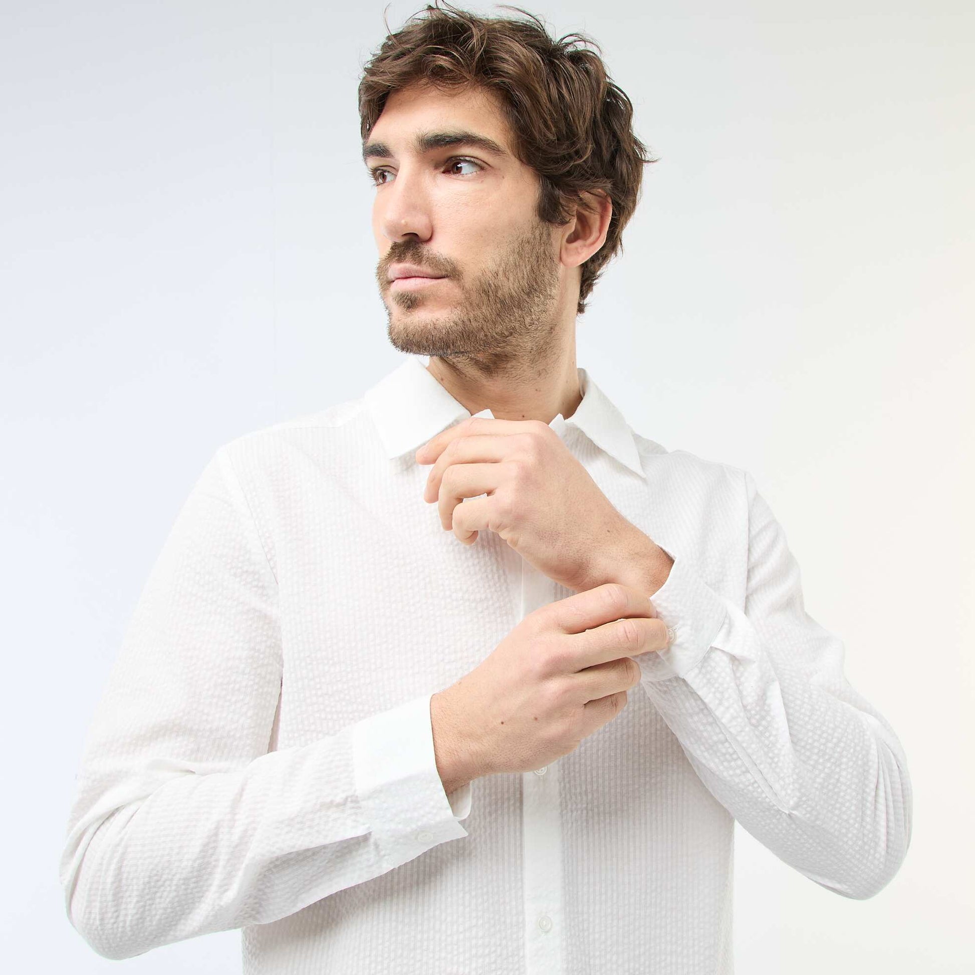 Chemise unie matière gaufrée BLANC