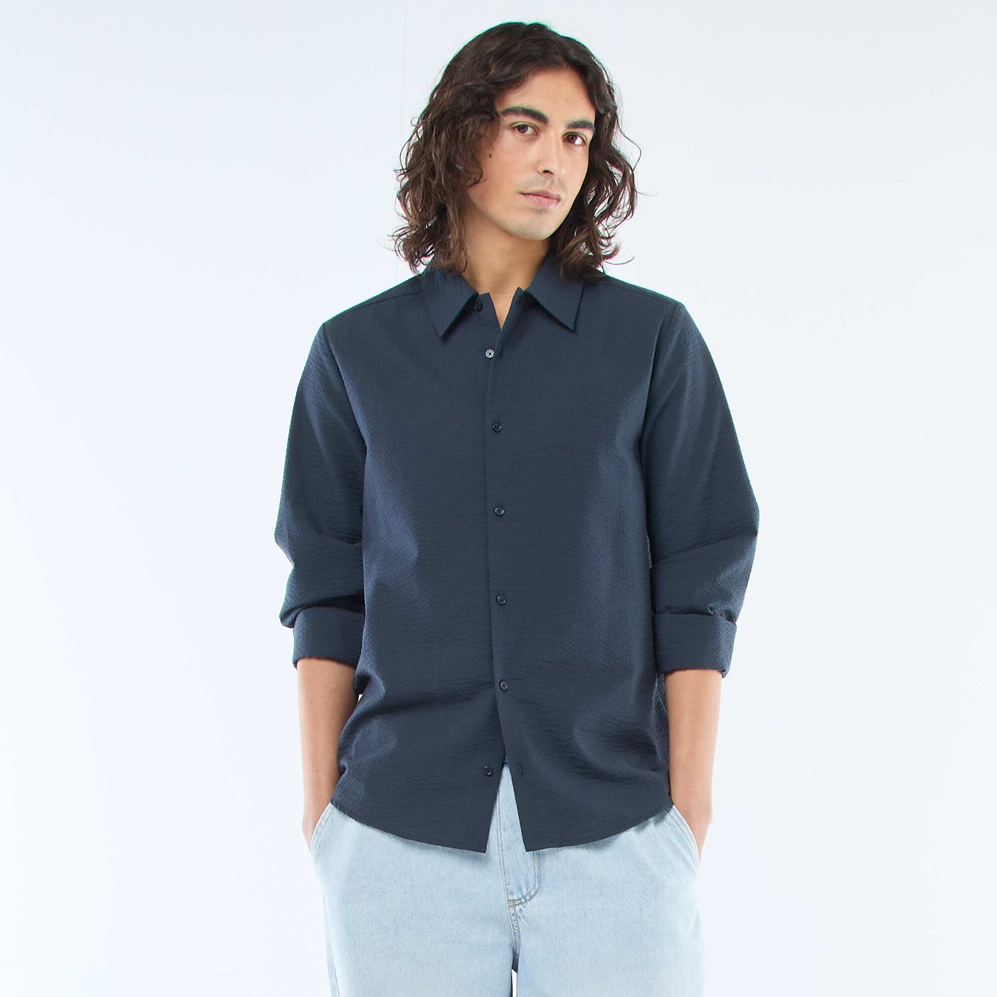 Chemise unie matière gaufrée BLEU MARINE