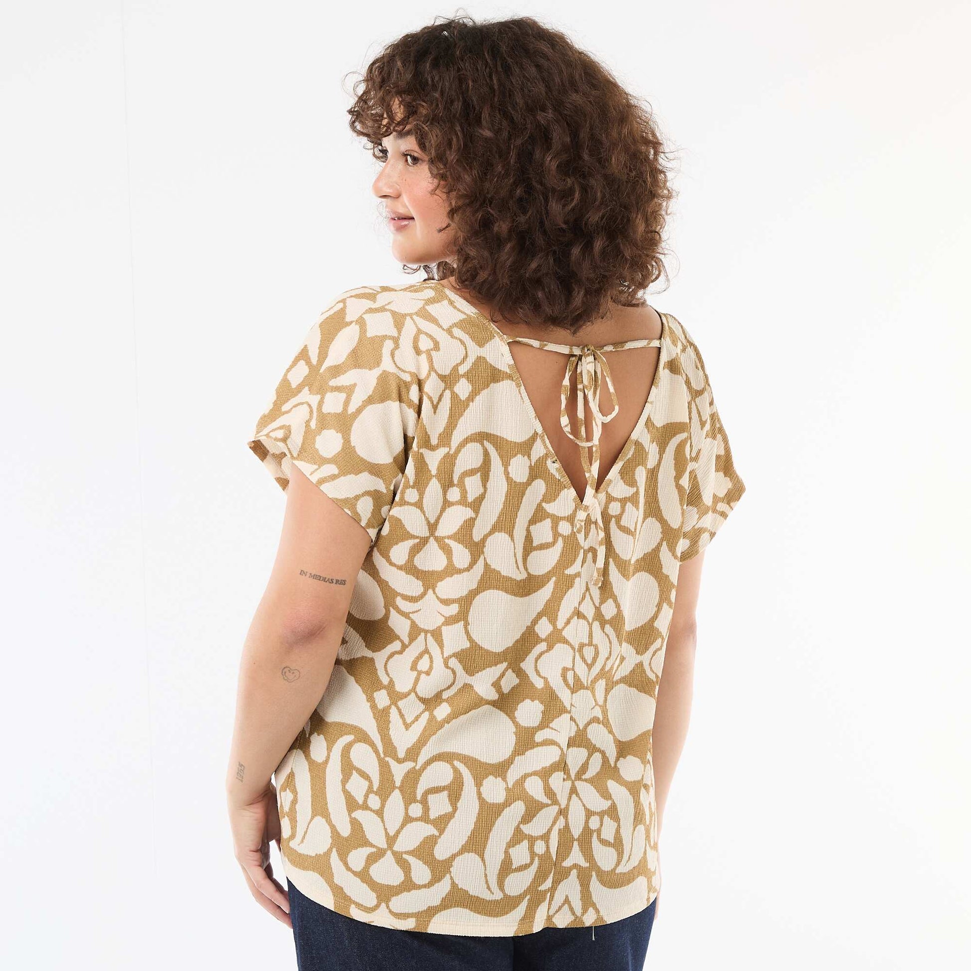 Blouse en matière gaufrée à manches courtes MARRON