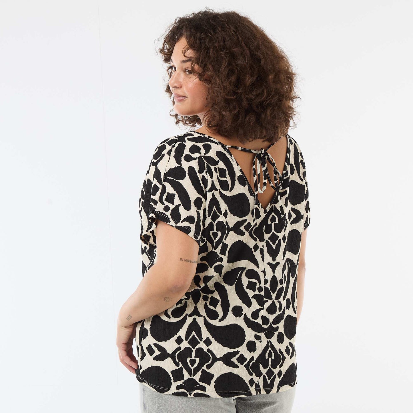 Blouse en matière gaufrée à manches courtes NOIR