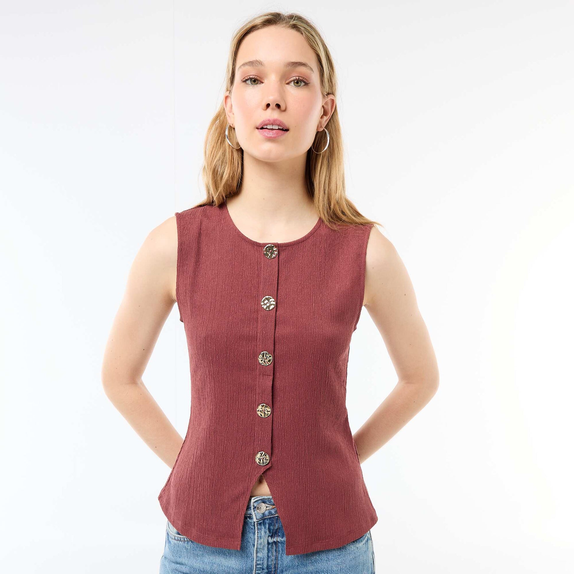Débardeur avec ouverture par boutons dorés martelés ROUGE