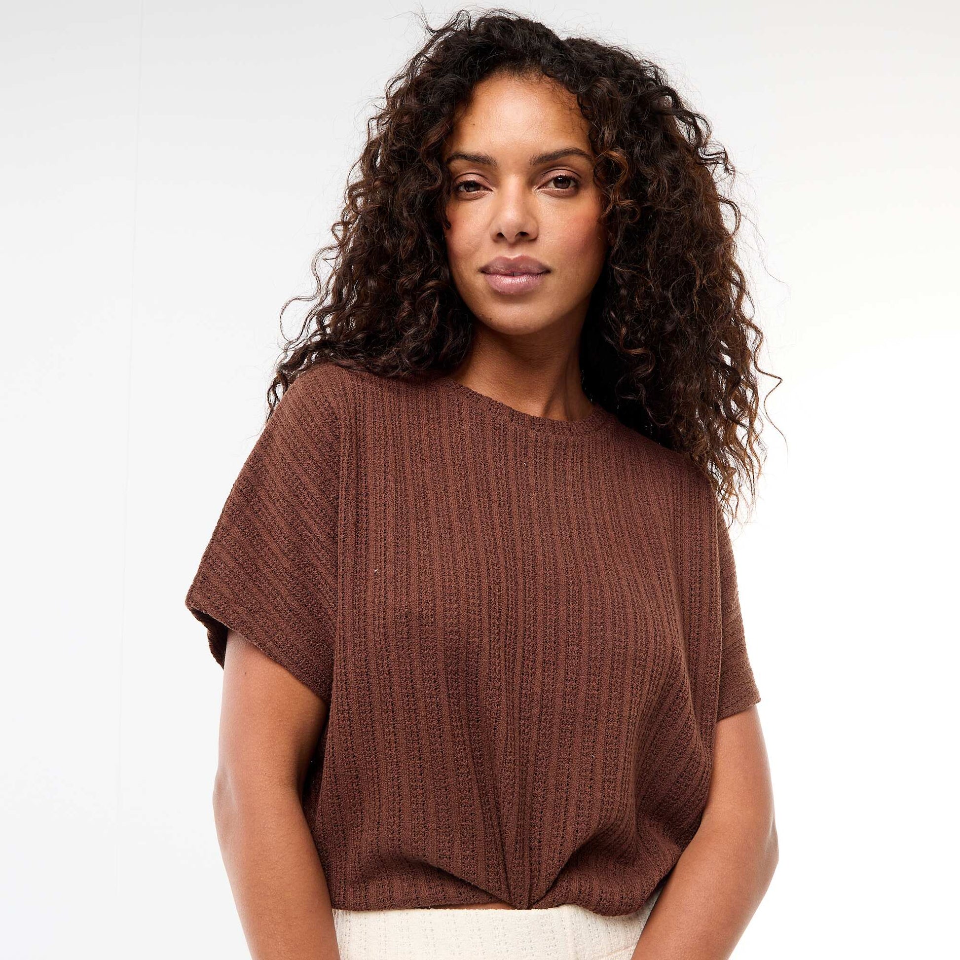 Pull en maille ajourée à manches courtes MARRON