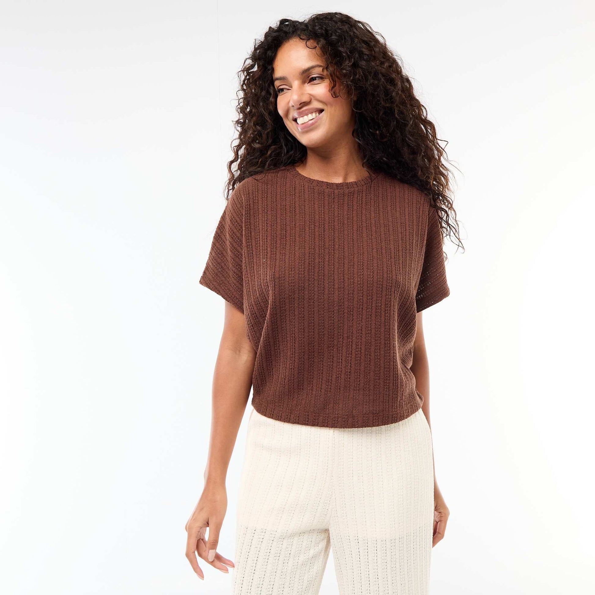Pull en maille ajourée à manches courtes MARRON