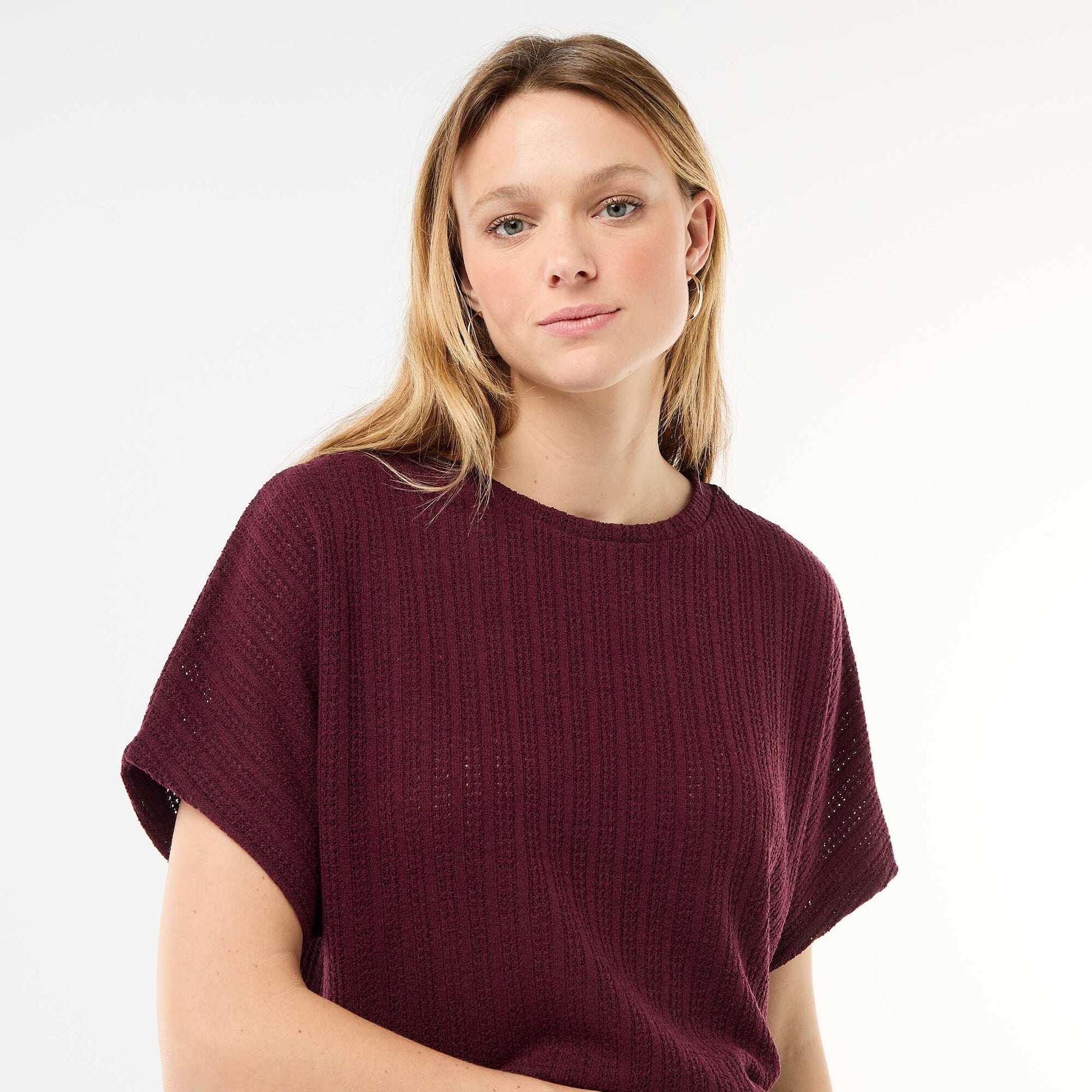 Pull en maille ajourée à manches courtes ROUGE