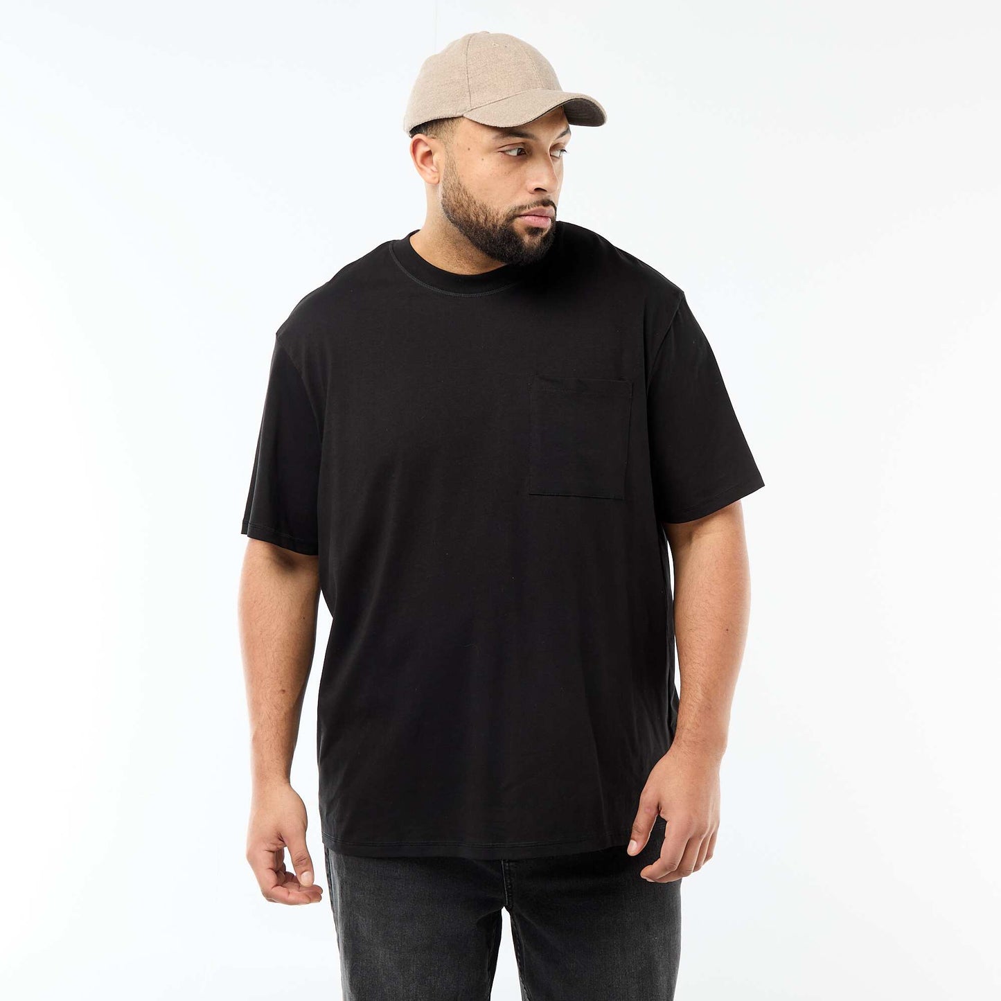 T-shirt à manches courtes avec poche poitrine NOIR