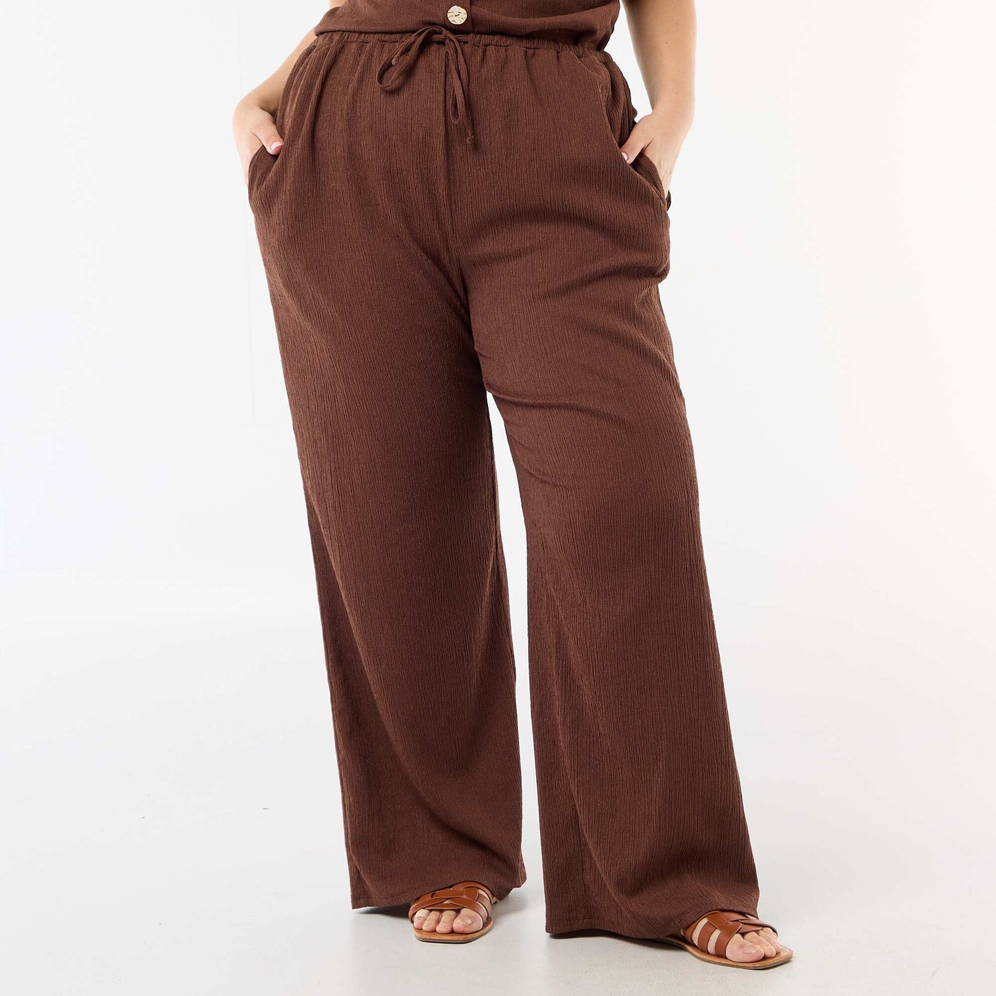 Pantalon large en maille crêpée MARRON