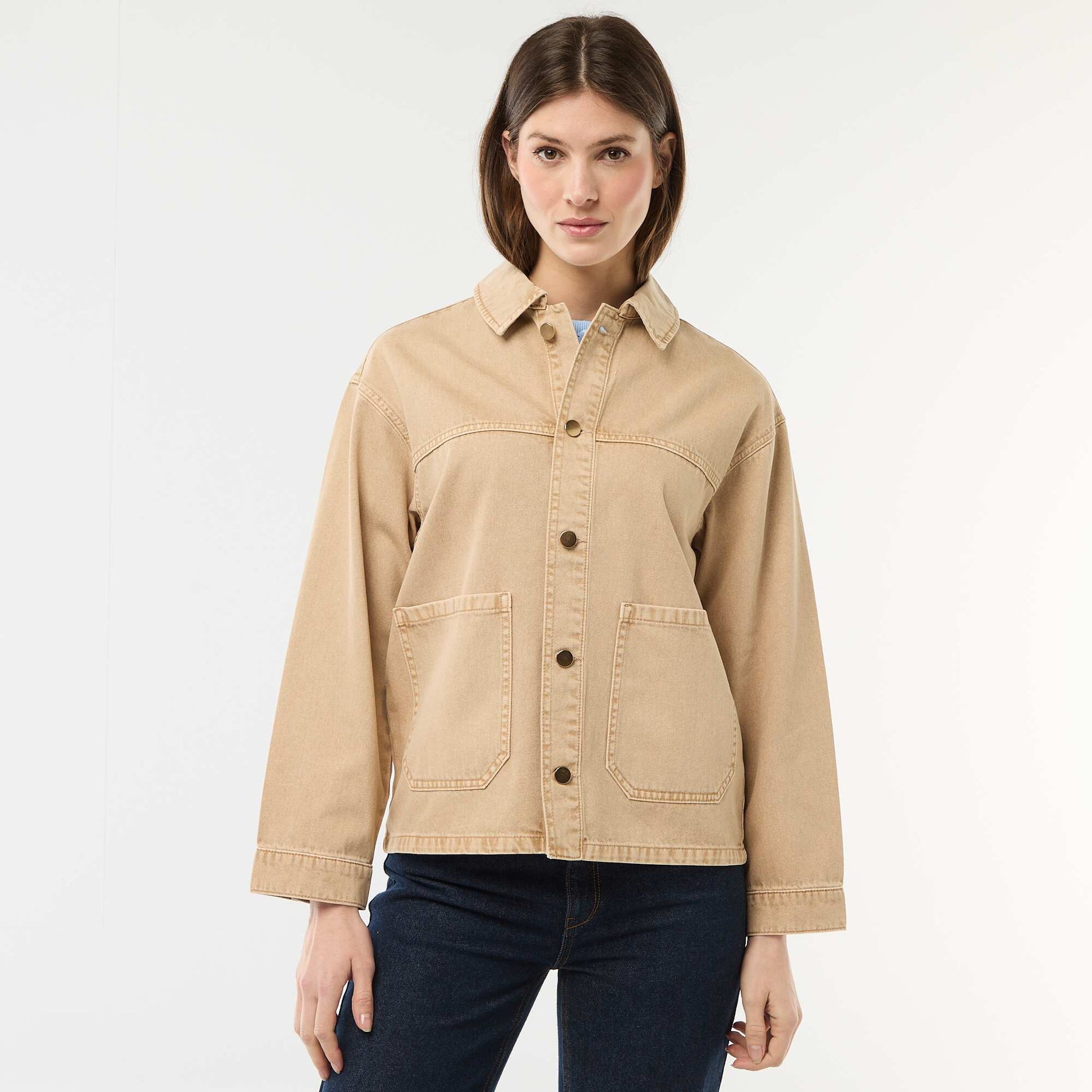 Veste denim courte avec 2 poches plaquées BEIGE