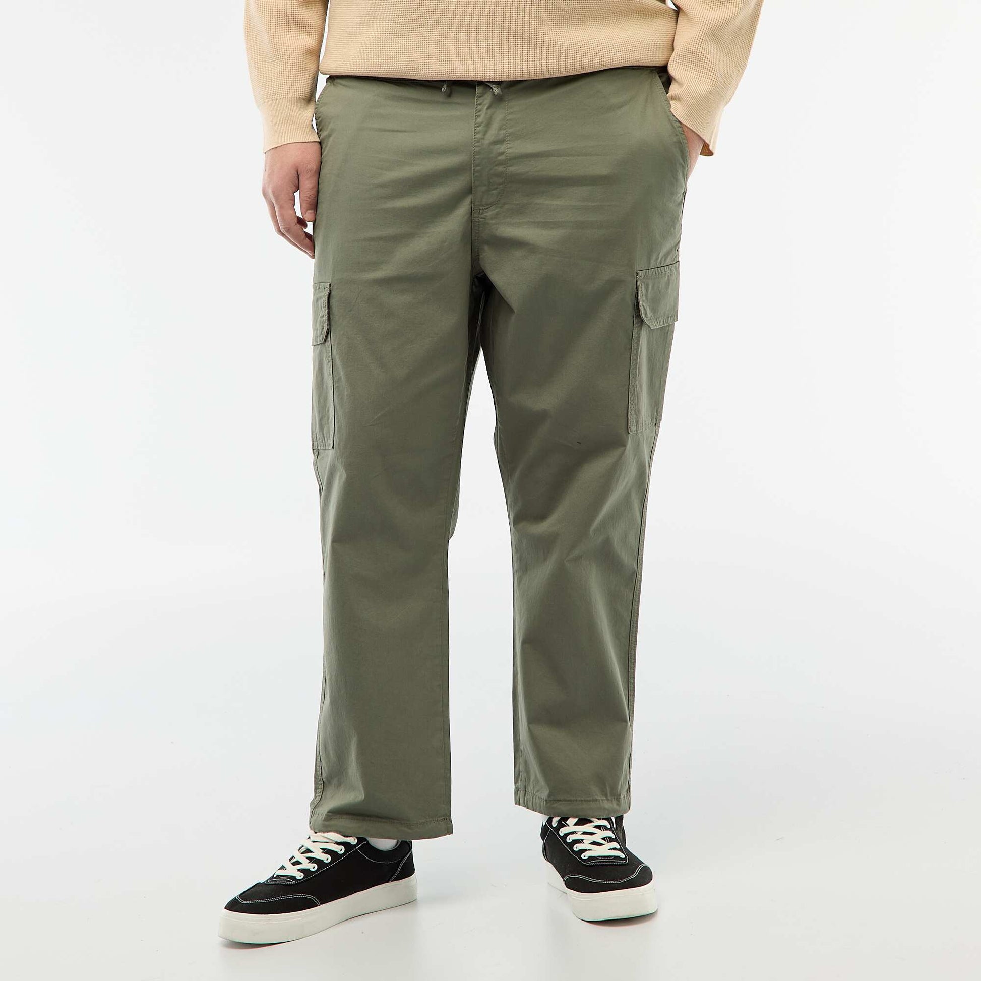 Pantalon multipoches coupe droite / regular fit VERT