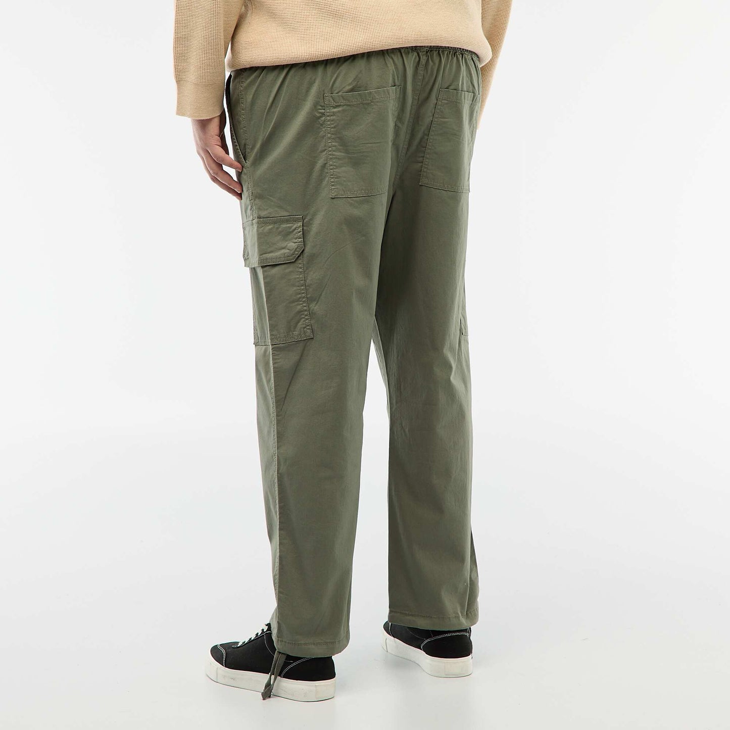 Pantalon multipoches coupe droite / regular fit VERT