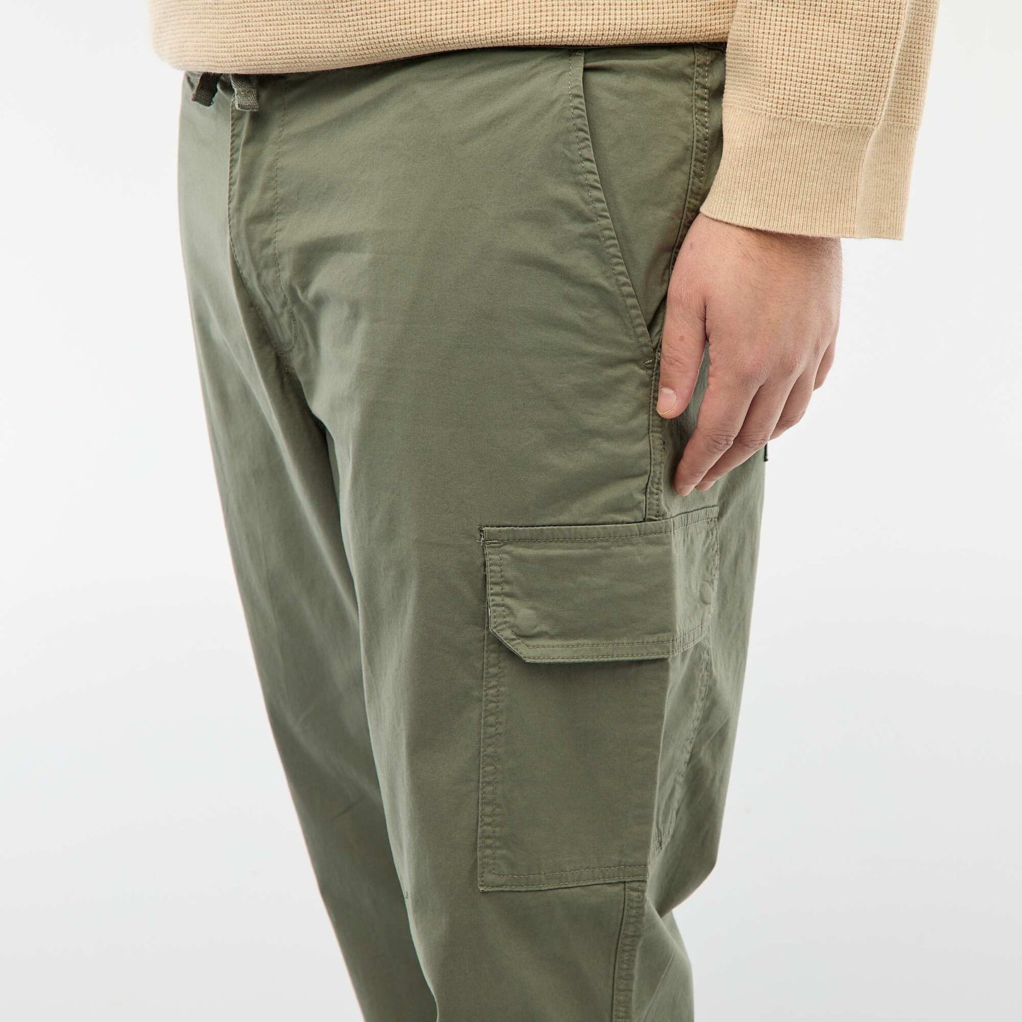 Pantalon multipoches coupe droite / regular fit VERT