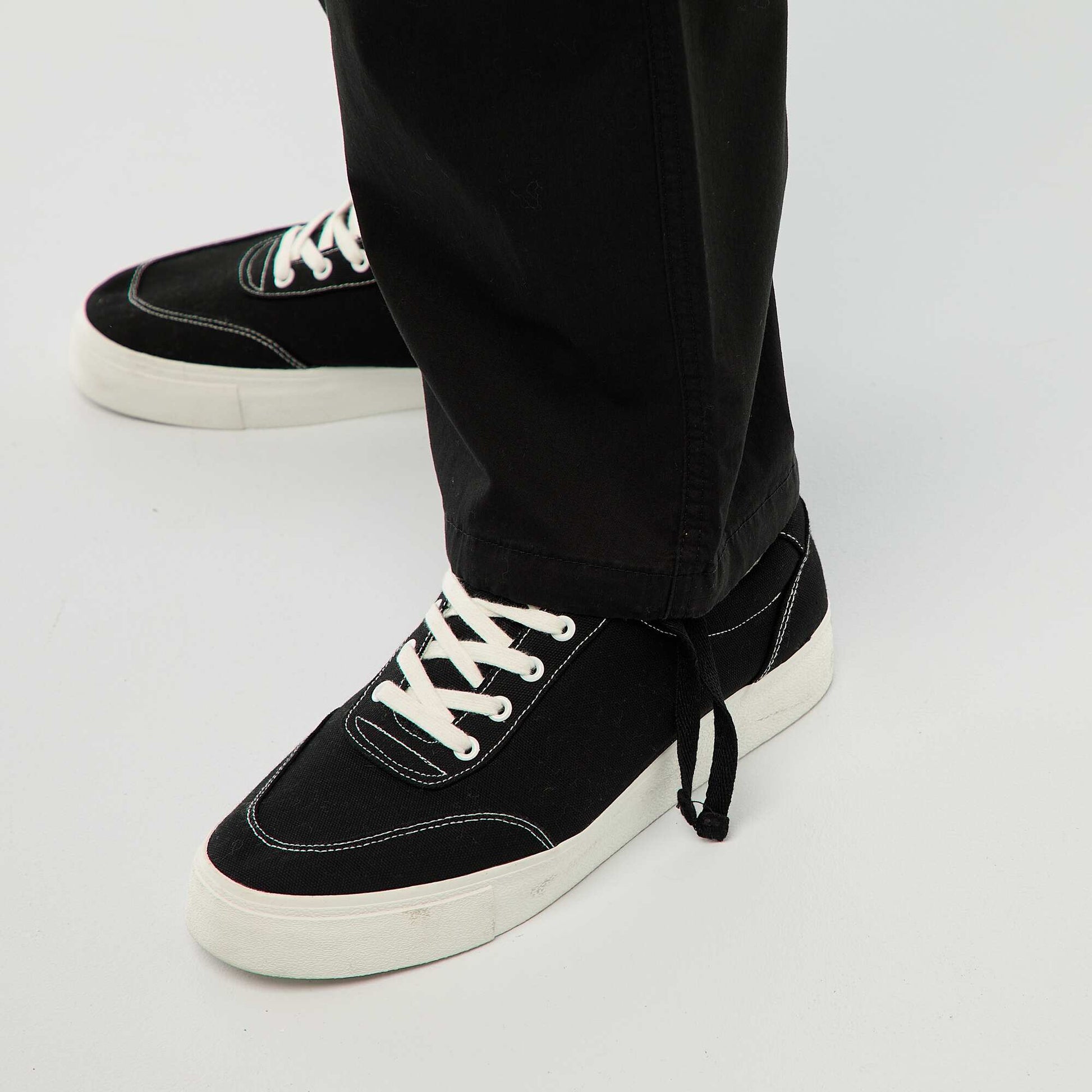 Pantalon multipoches coupe droite / regular fit NOIR