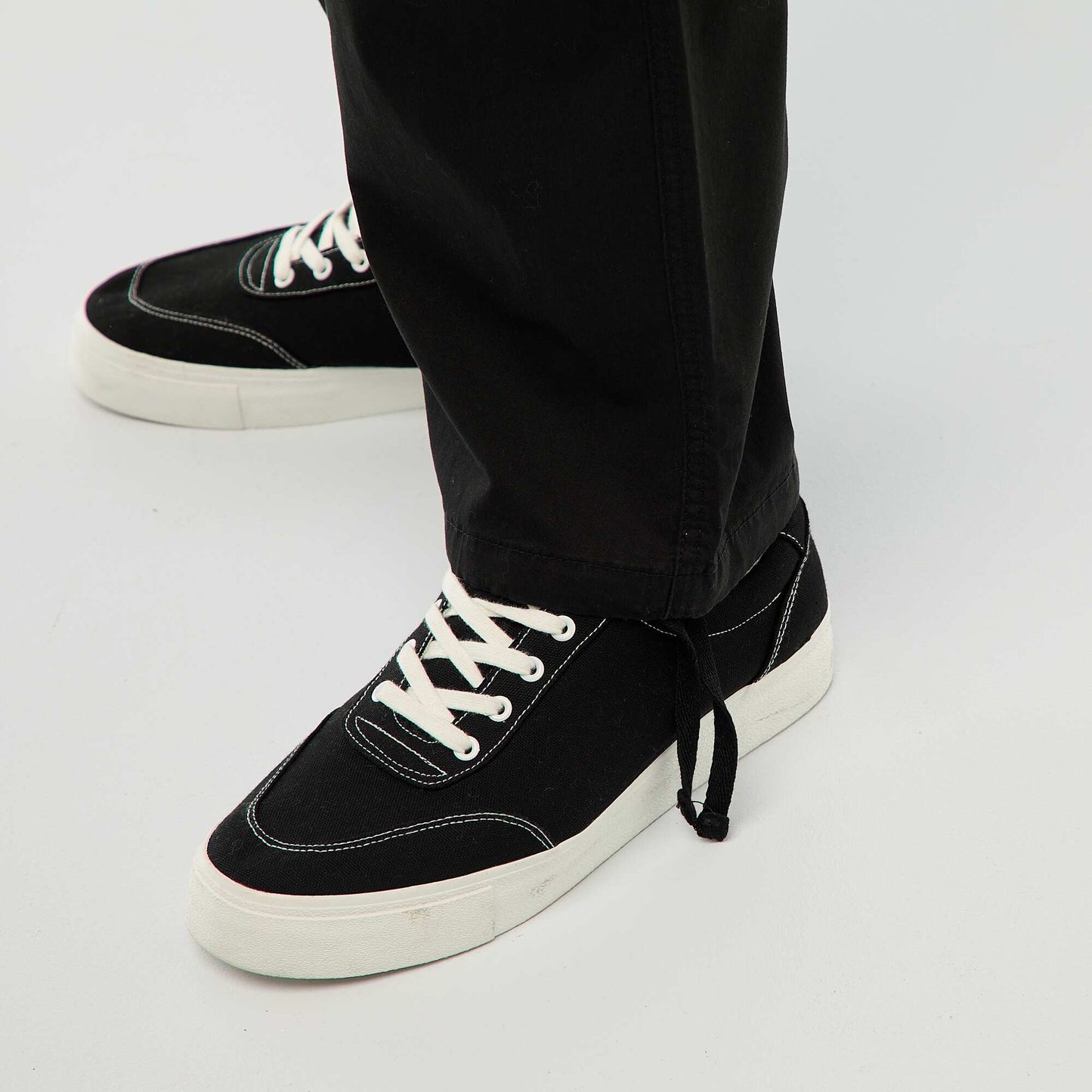 Pantalon multipoches coupe droite / regular fit NOIR