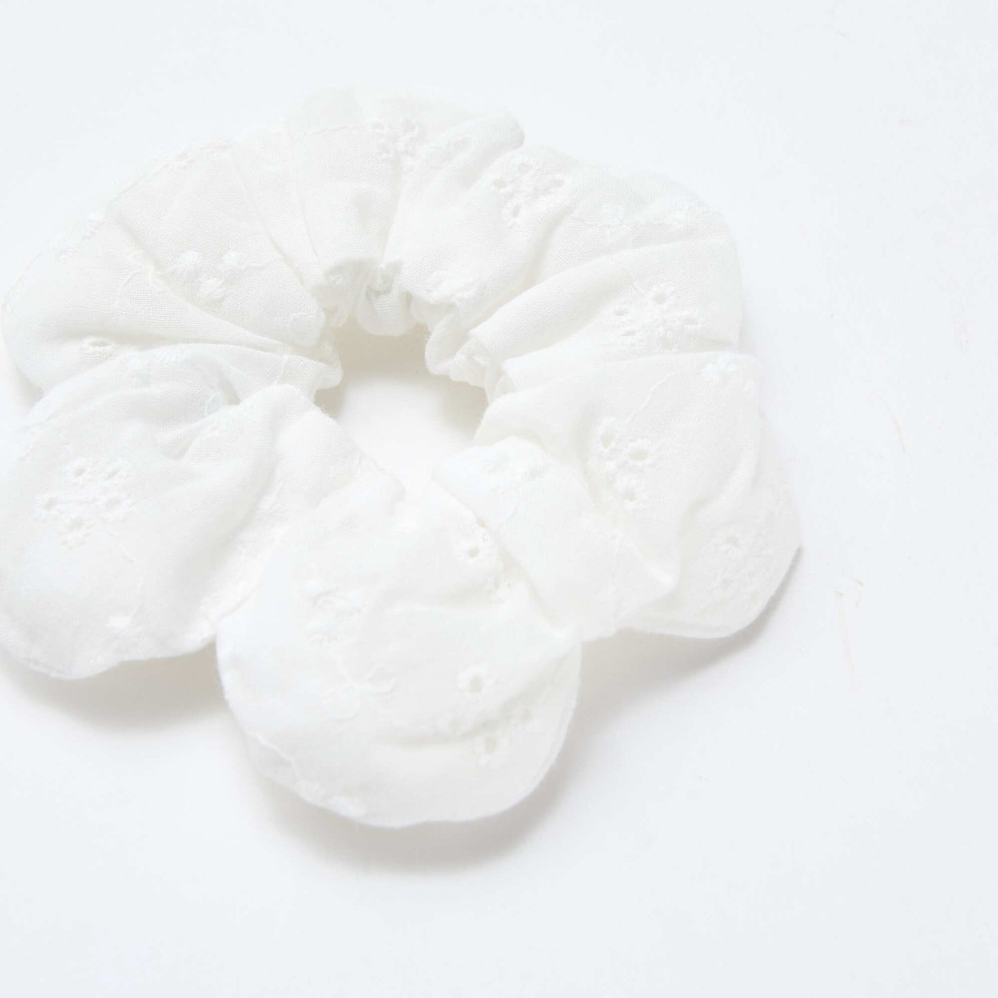 Chouchou brodé BLANC