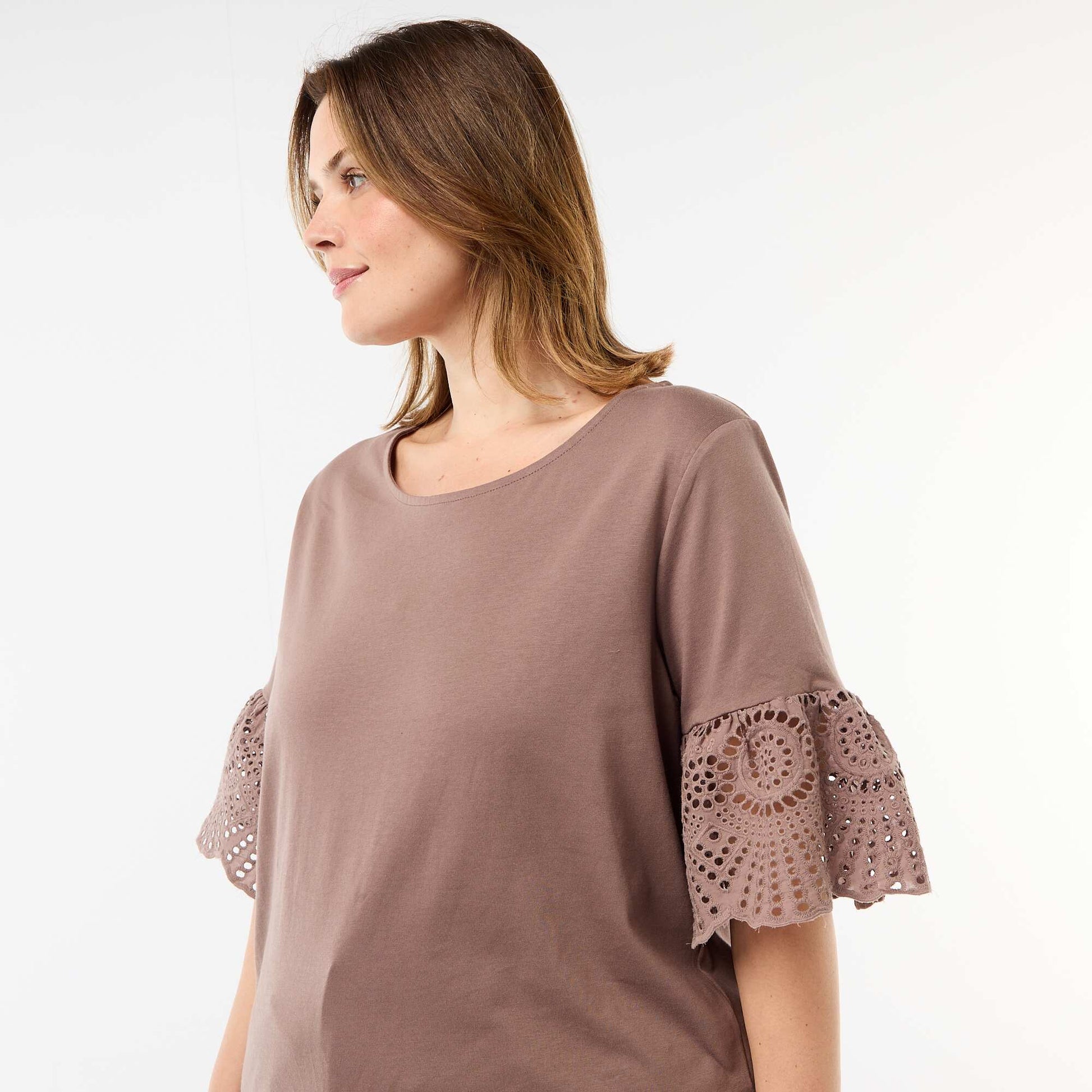 T-shirt à manches courte en macramé MARRON
