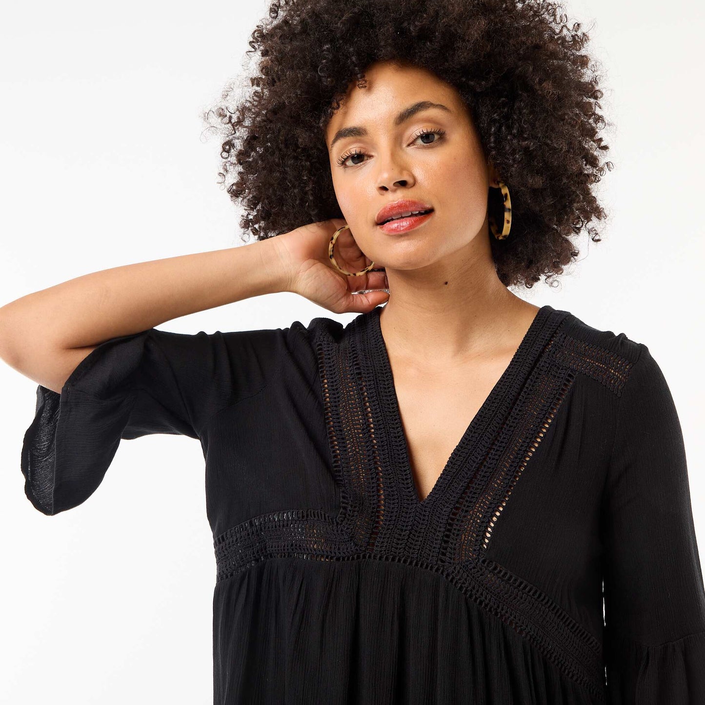 Robe de plage en maille crêpe et macramé NOIR