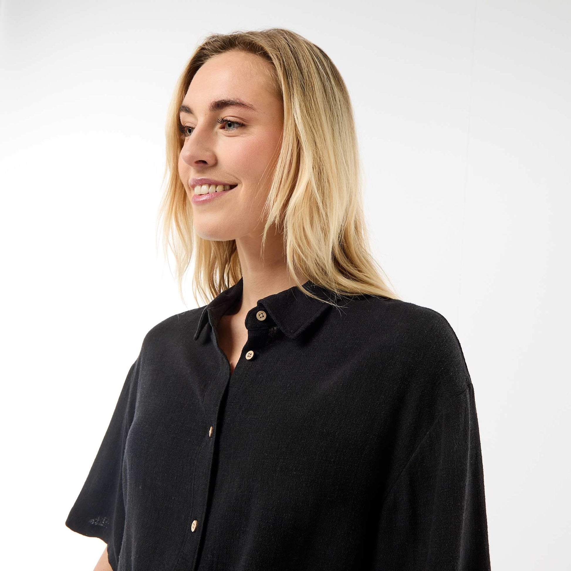 Chemise unie à manches courtes NOIR