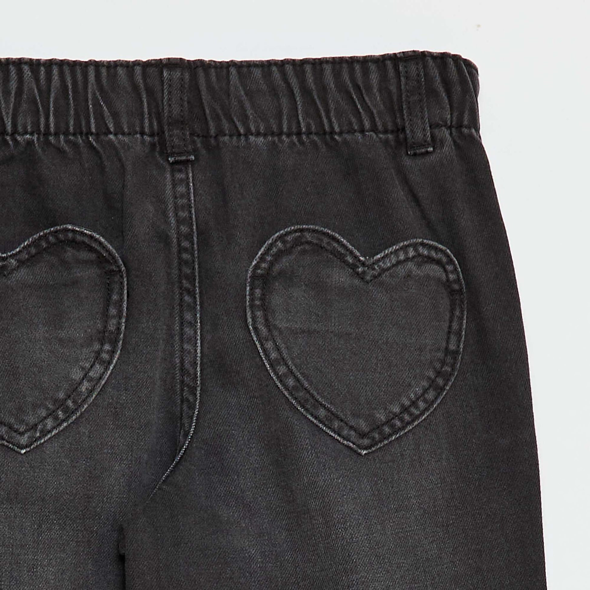 Jean mom avec poches en forme de cœur NOIR