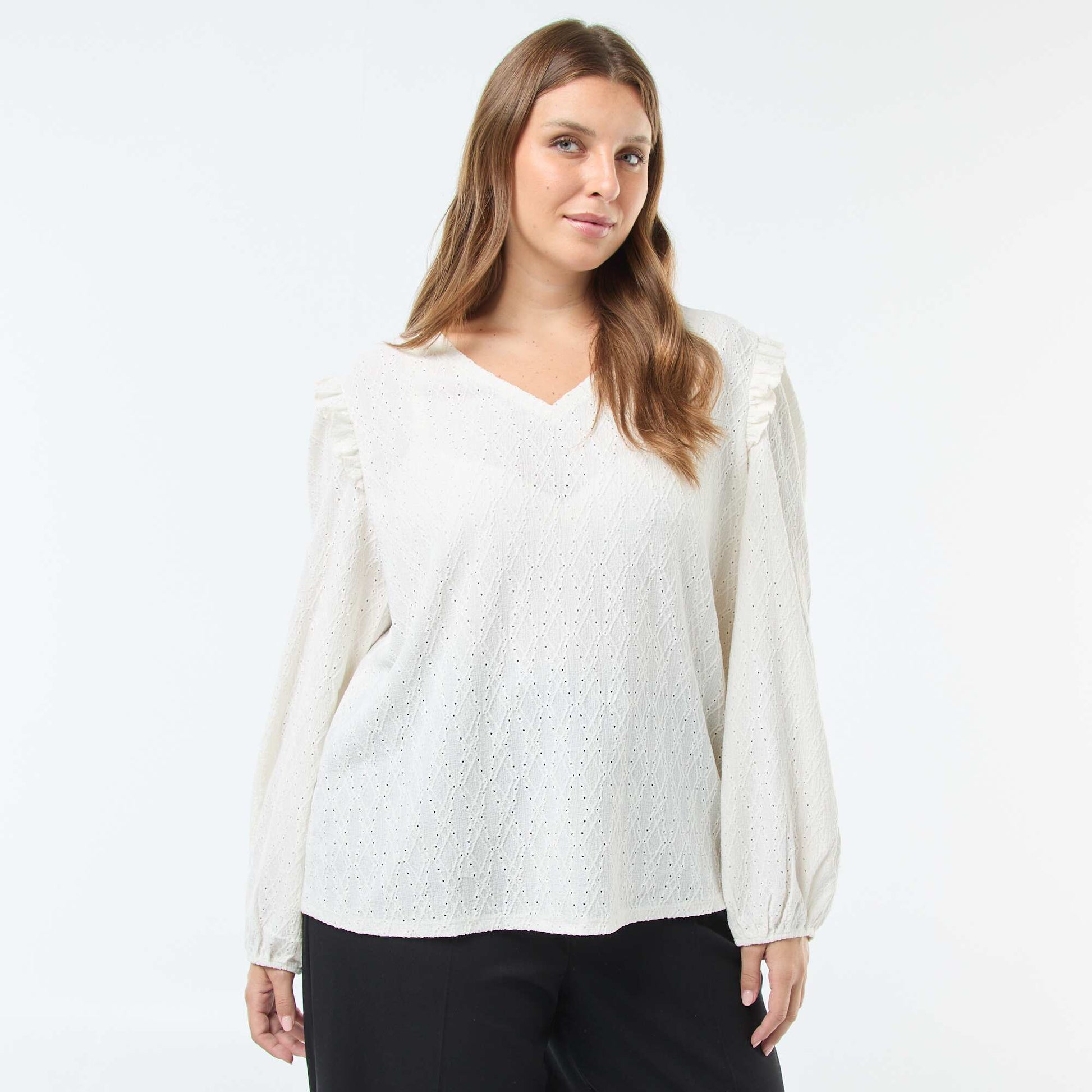 Tee-shirt en maille ajourée avec épaules volantées BLANC