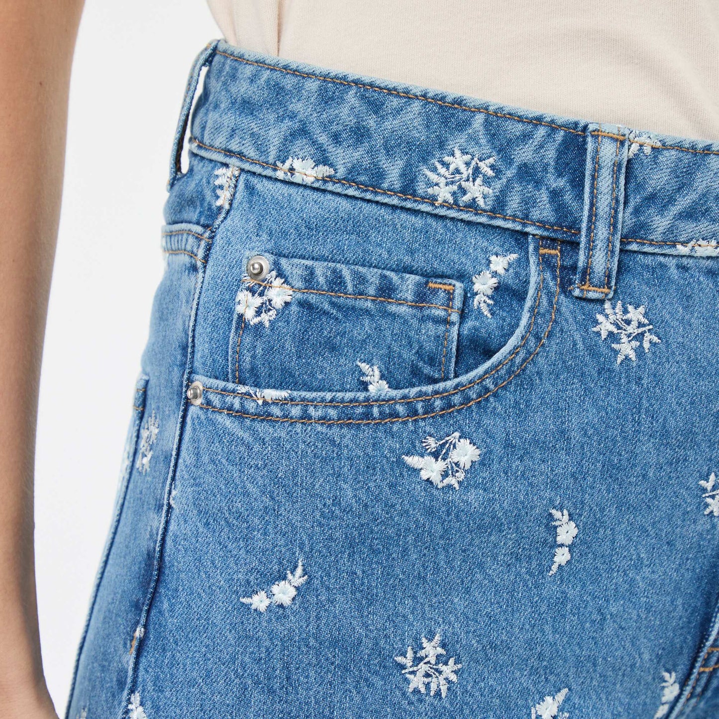 Jean regular avec broderie all-over en coton BLEU