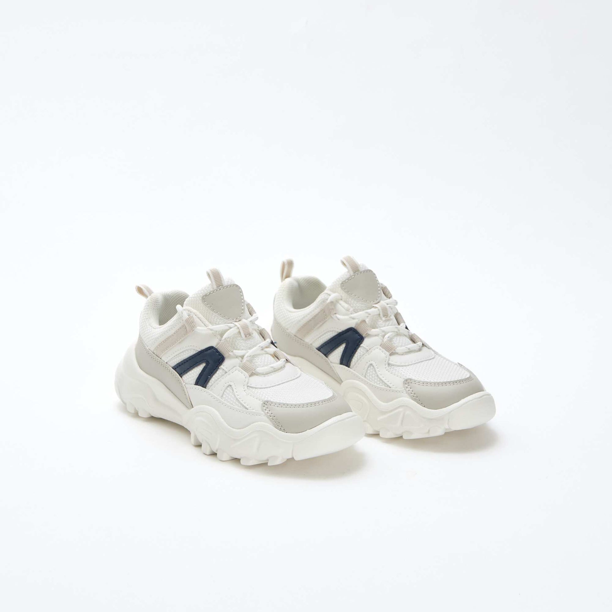 Baskets basses style running GRIS