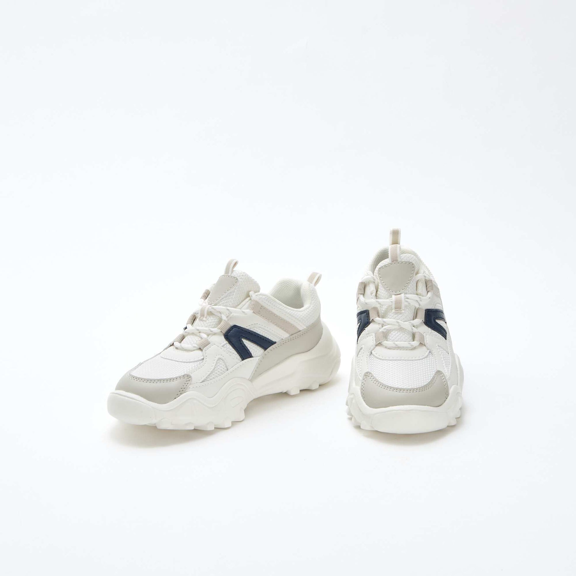 Baskets basses style running GRIS