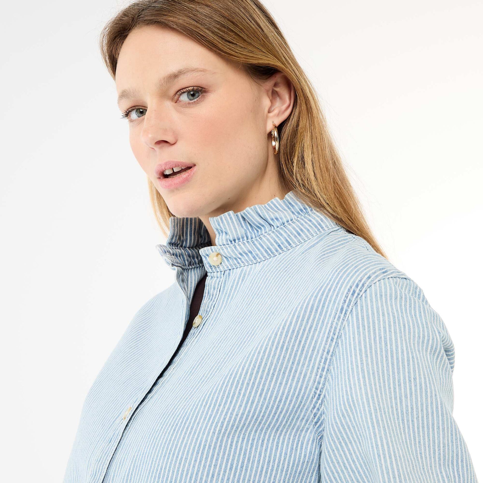 Blouse en denim avec col volanté BLEU