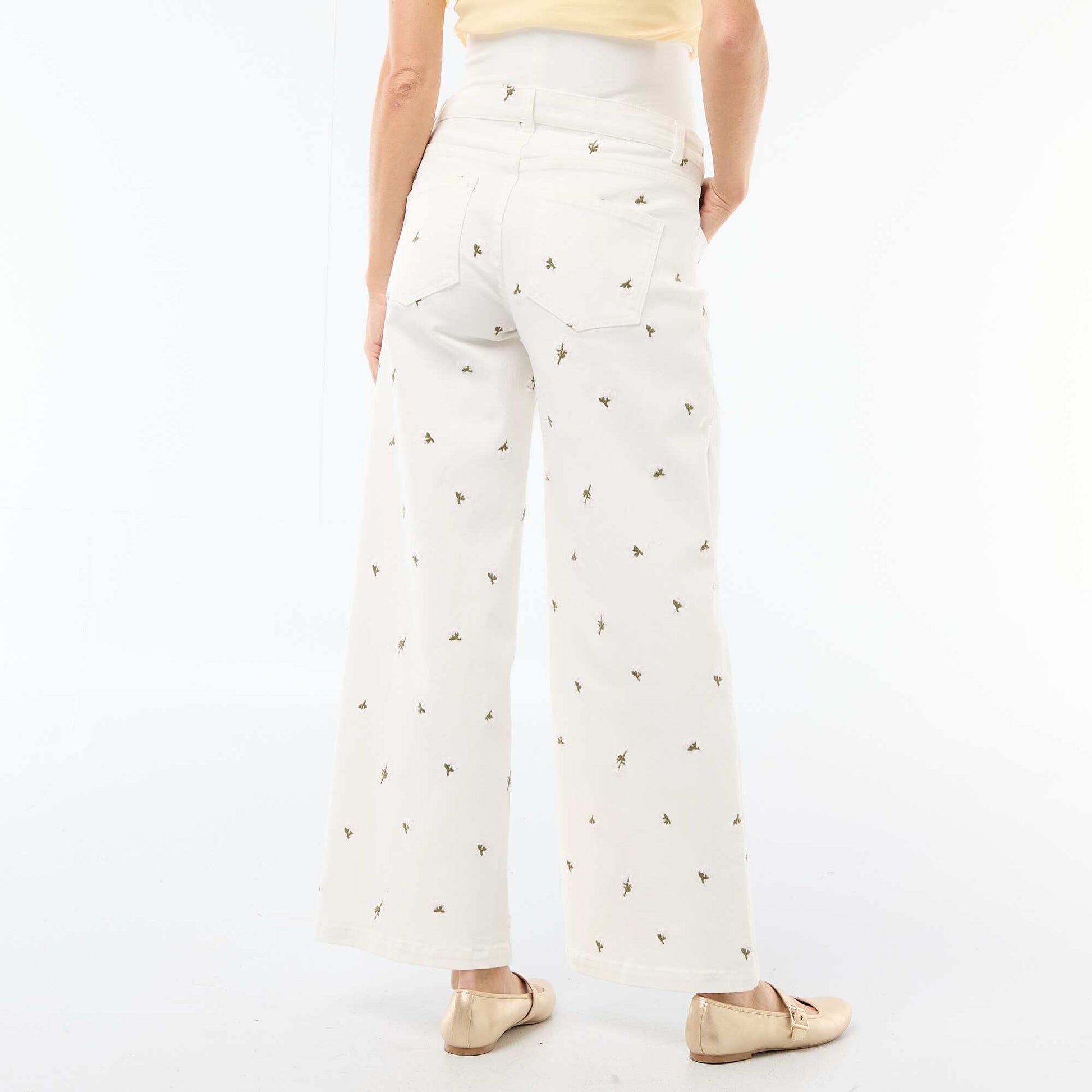 Pantalon grossesse avec ceinture stretch et motif brodé BLANC