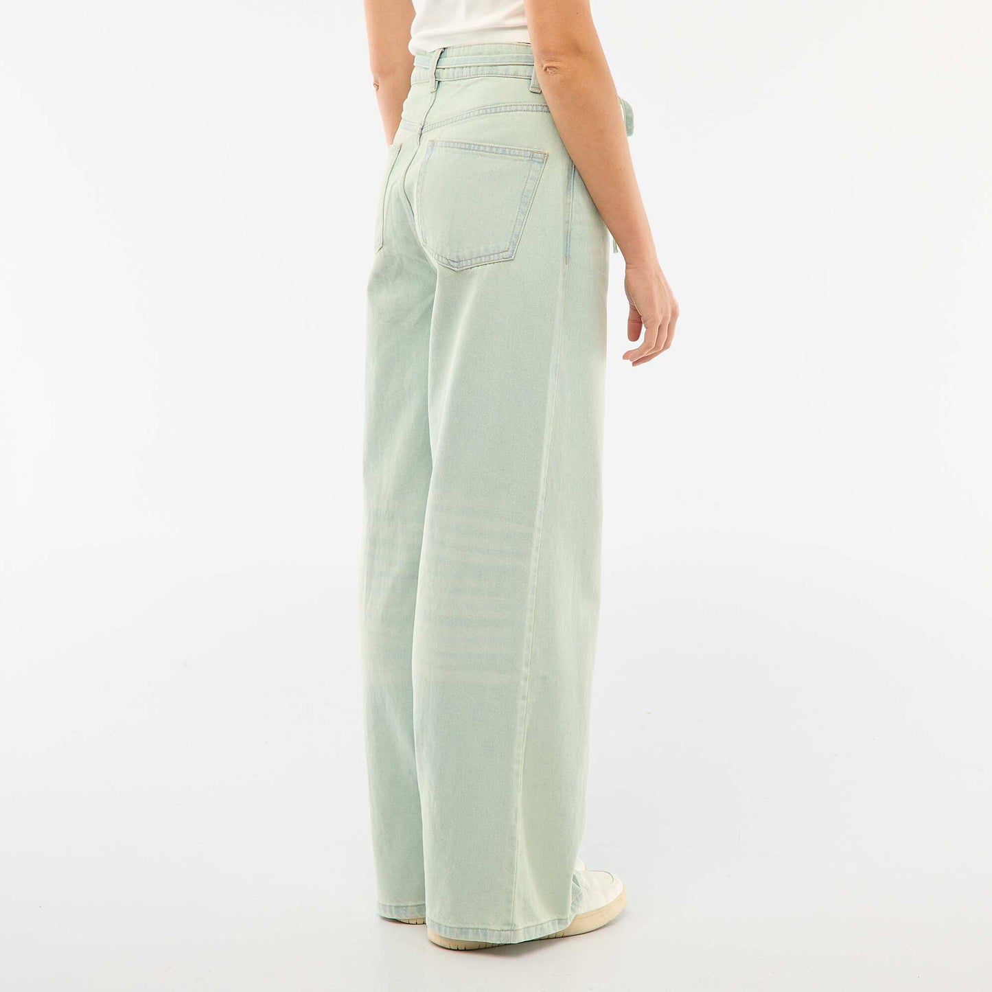 Pantalon en denim avec mini ceinture BLEU CLAIR