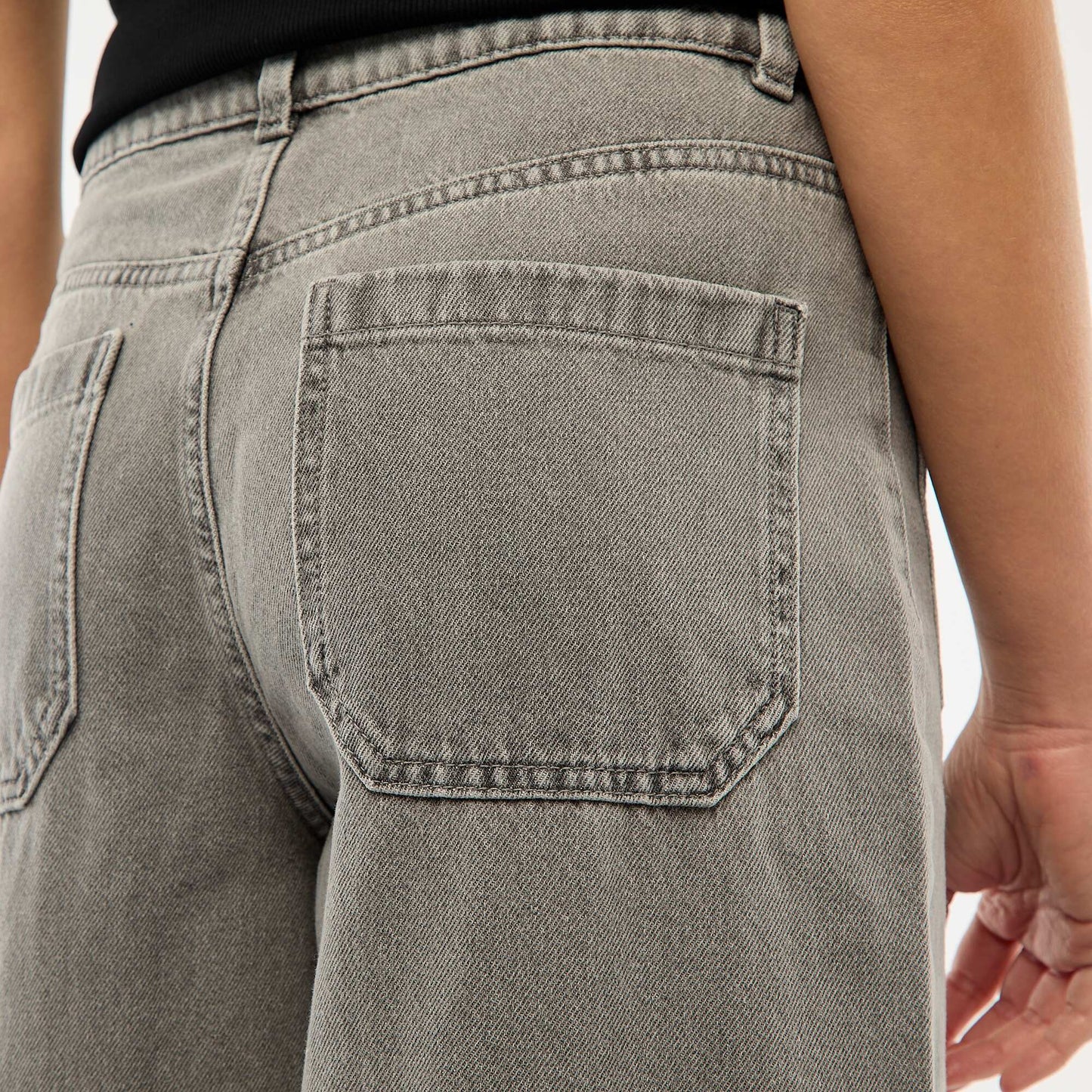Jean taille haute avec boutons GRIS