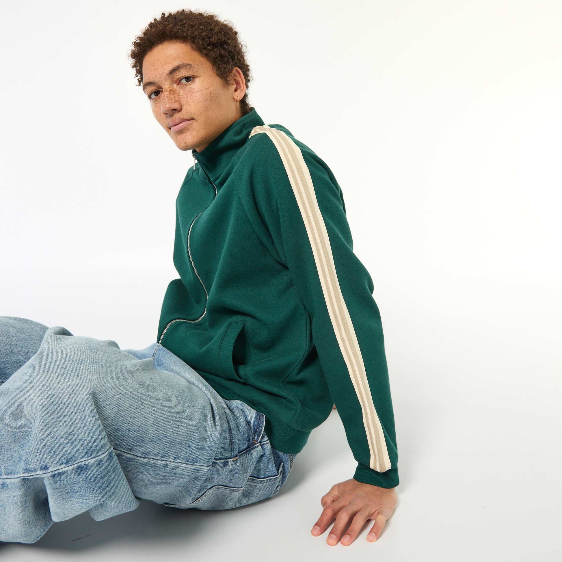 Sweat zippé avec bande sur le côté VERT