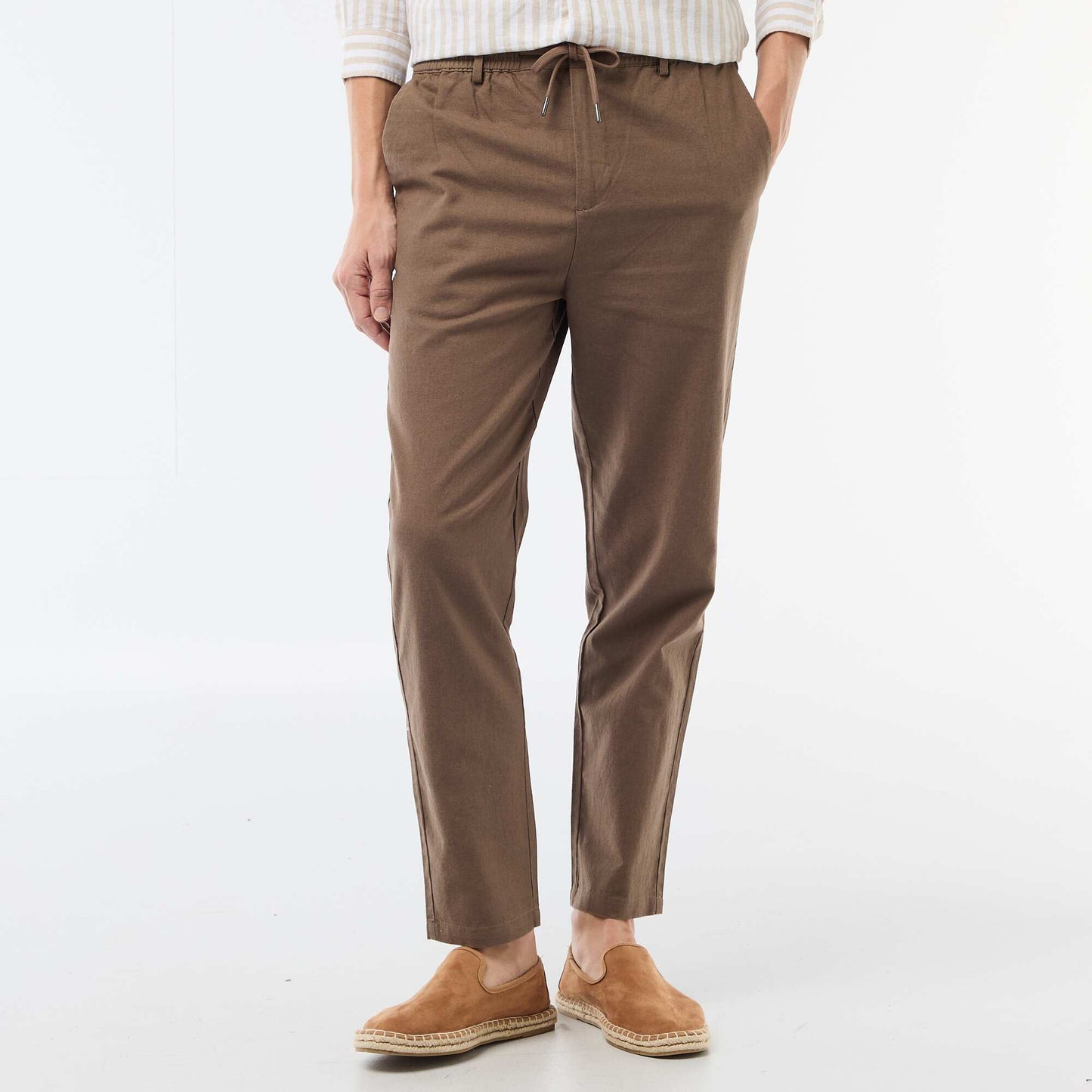 Pantalon chino regular en lin mélangé MARRON