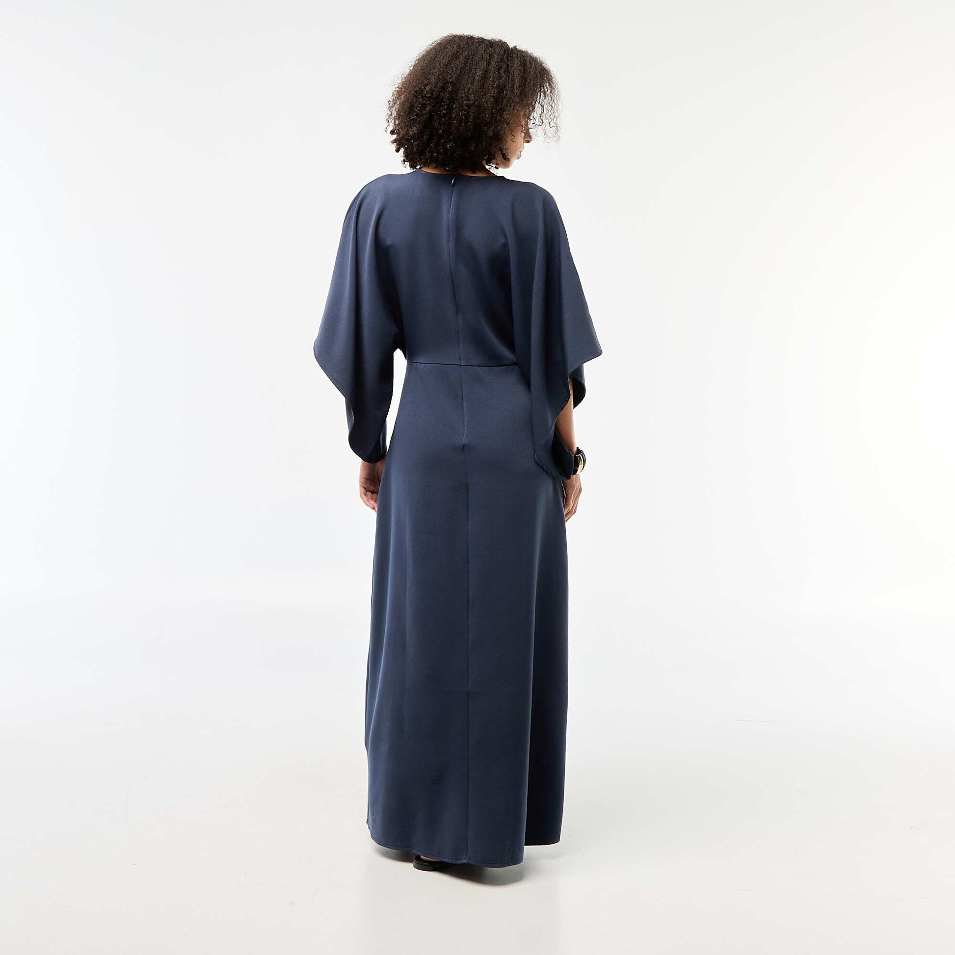 Robe longue crêpée avec bijou BLEU MARINE