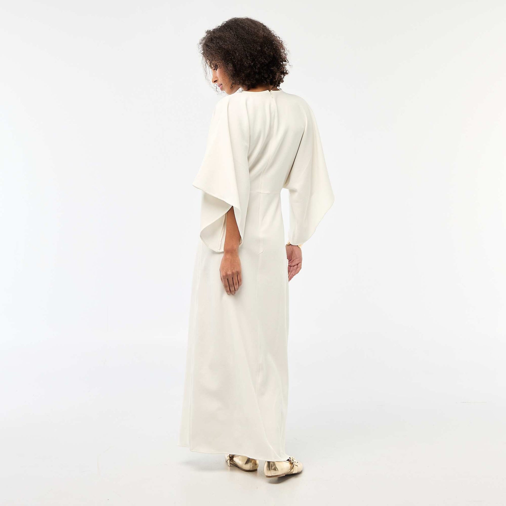Robe longue crêpée avec bijou BLANC