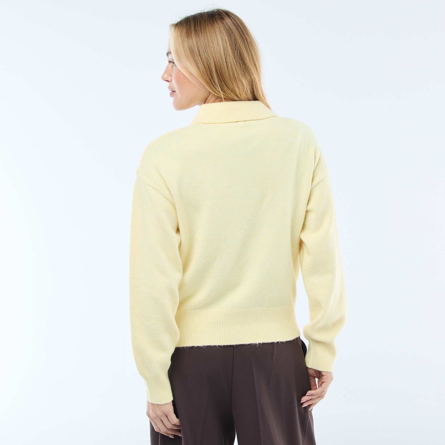 Pull en maille grosse jauge avec un col polo JAUNE