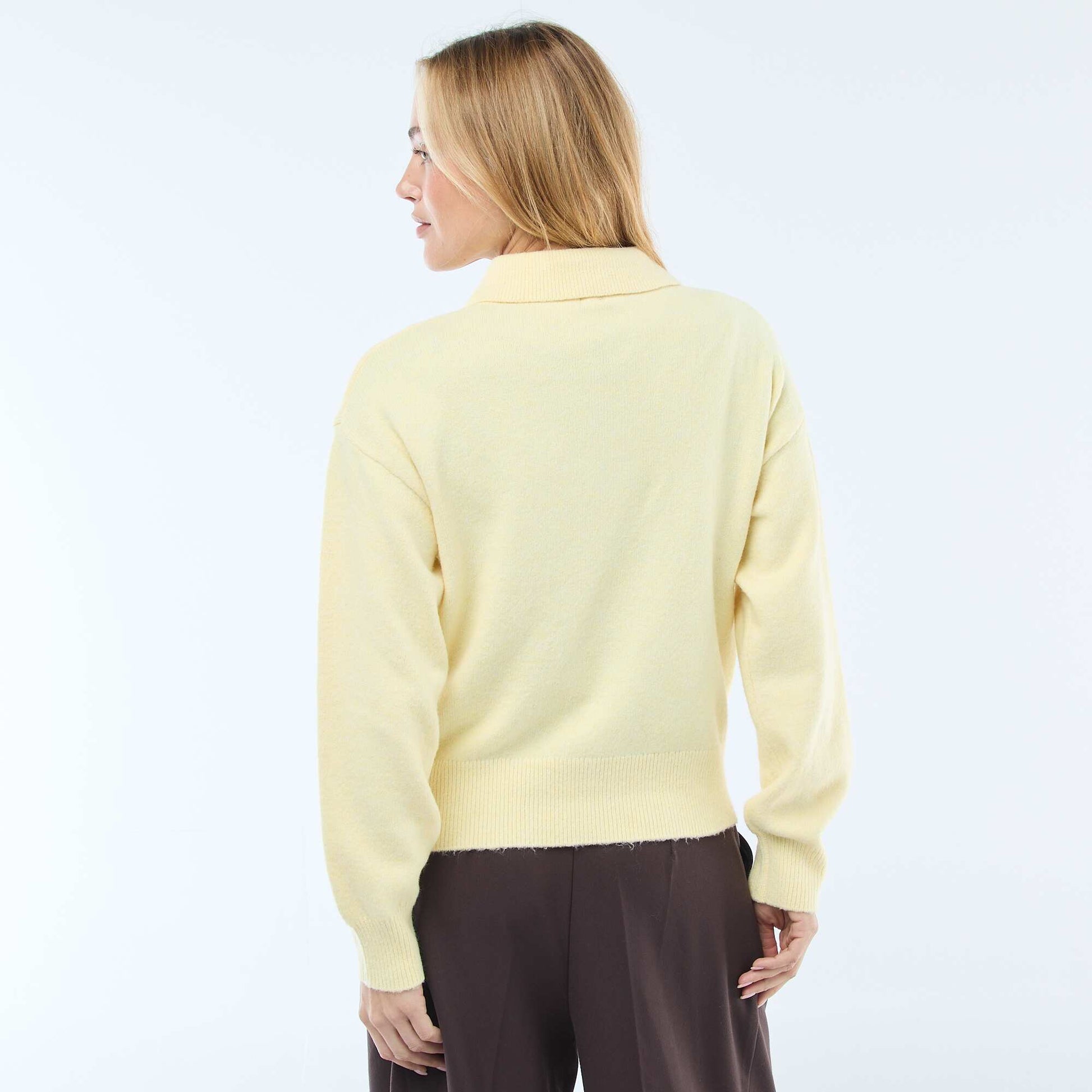 Pull en maille grosse jauge avec un col polo JAUNE