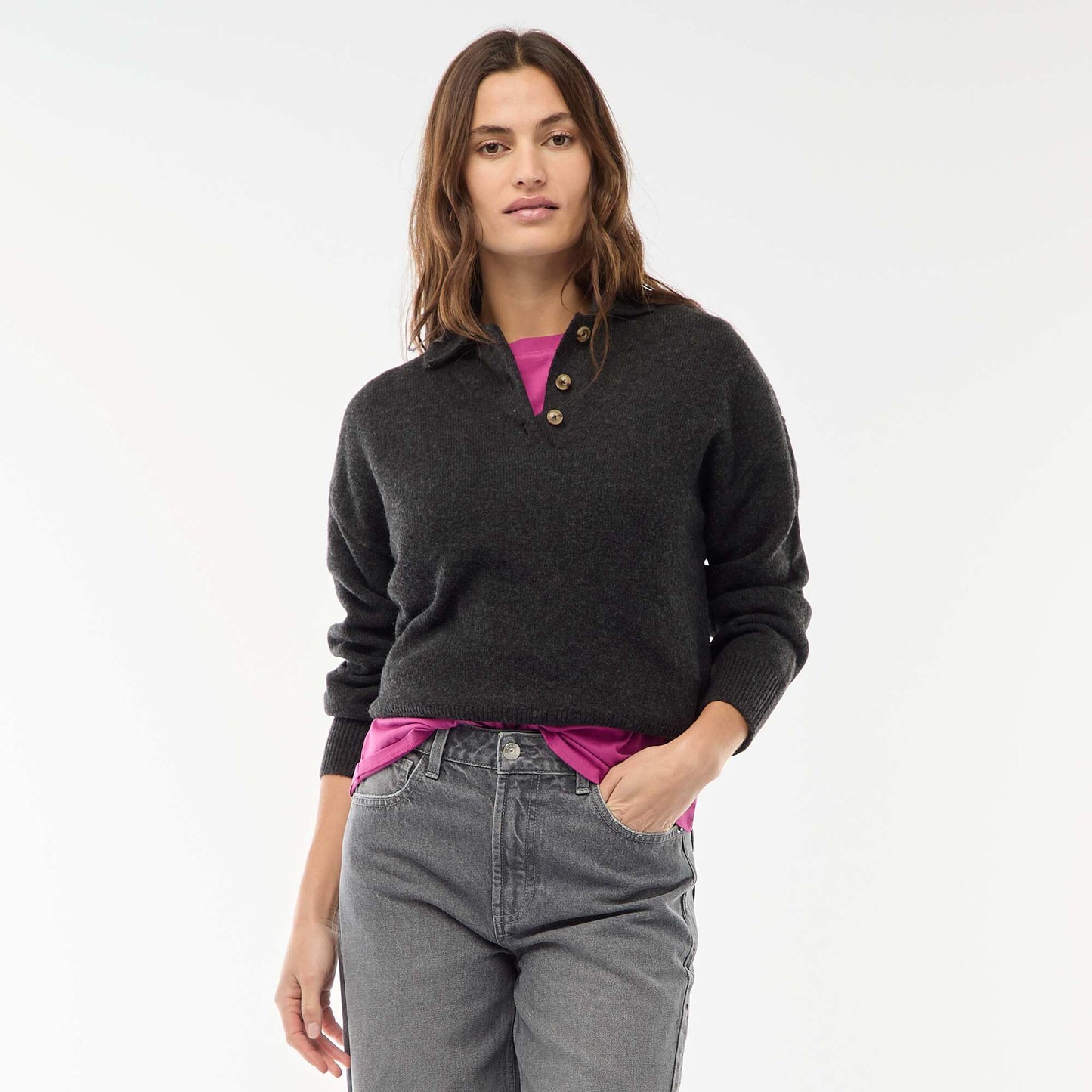 Pull en maille grosse jauge avec un col polo GRIS