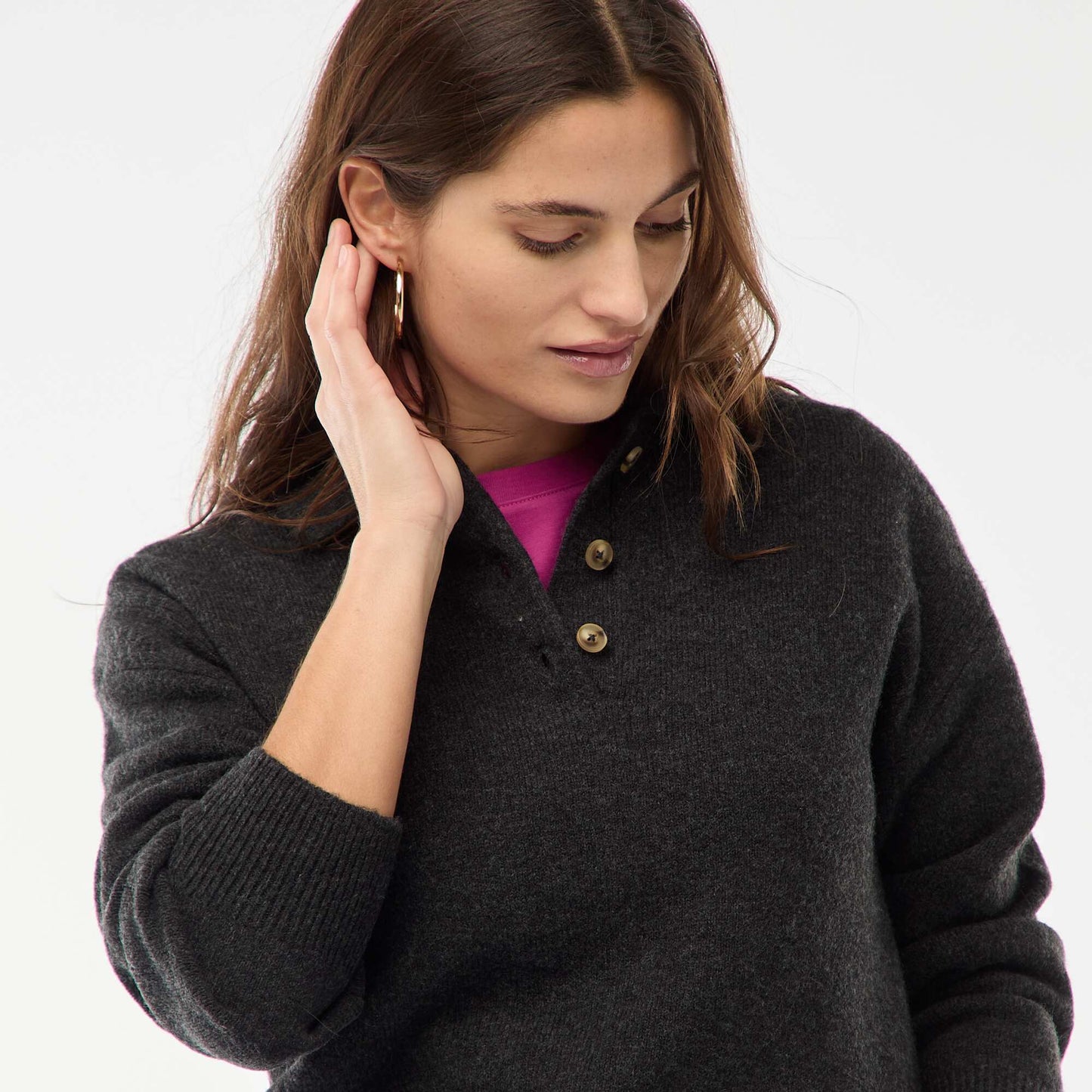 Pull en maille grosse jauge avec un col polo GRIS