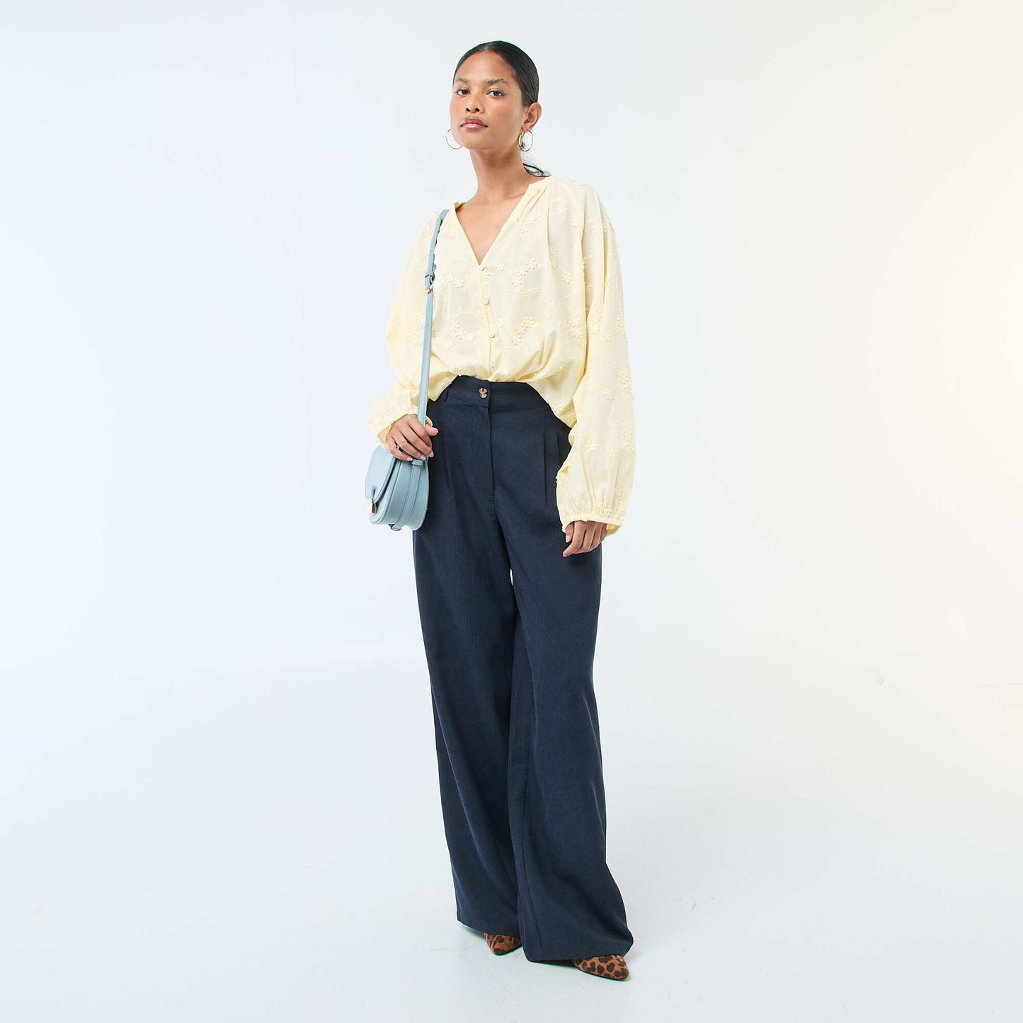 Blouse avec broderies fleurs JAUNE