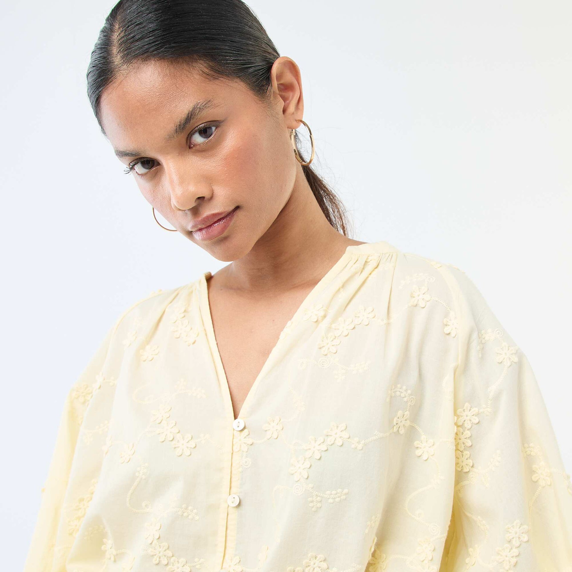 Blouse avec broderies fleurs JAUNE