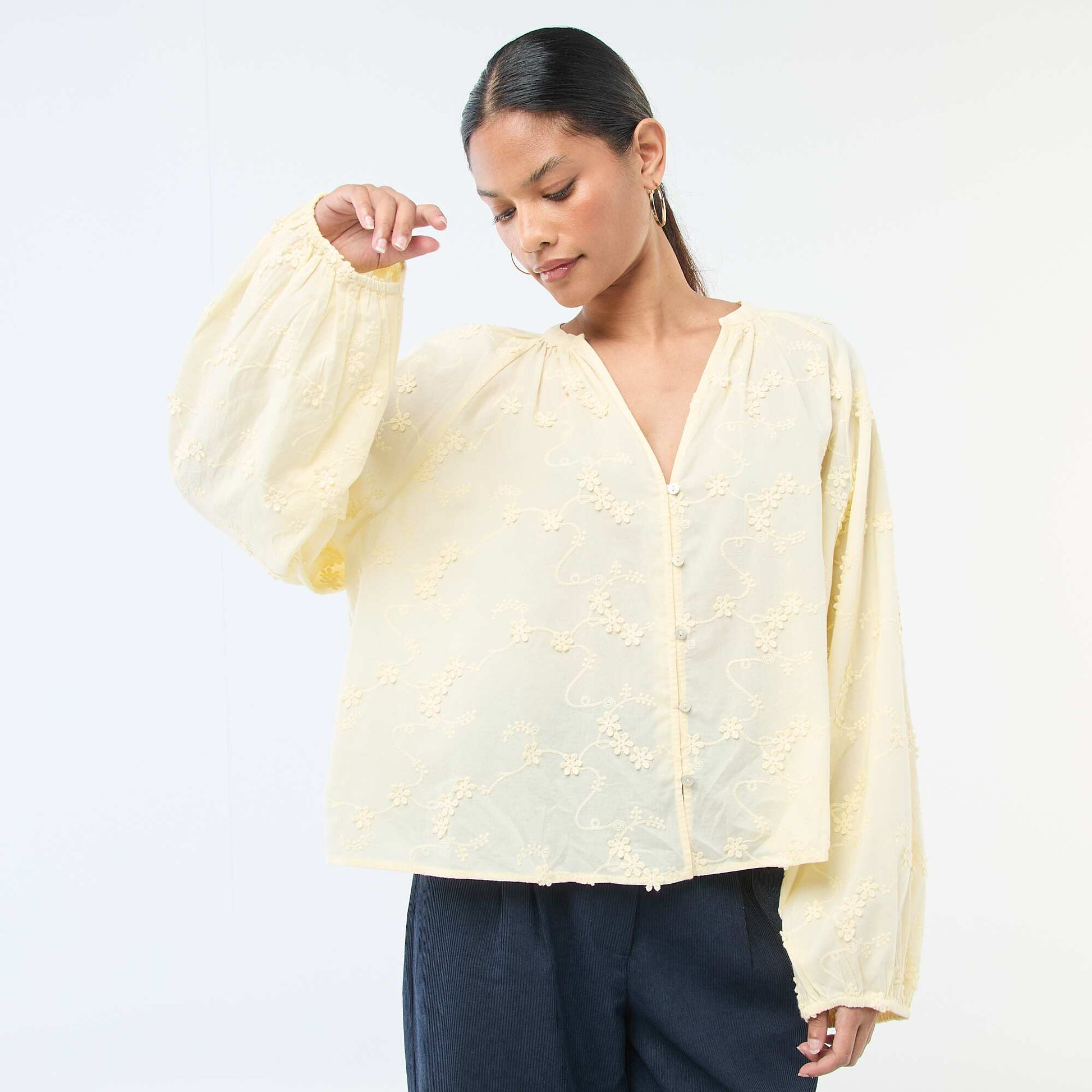 Blouse avec broderies fleurs JAUNE