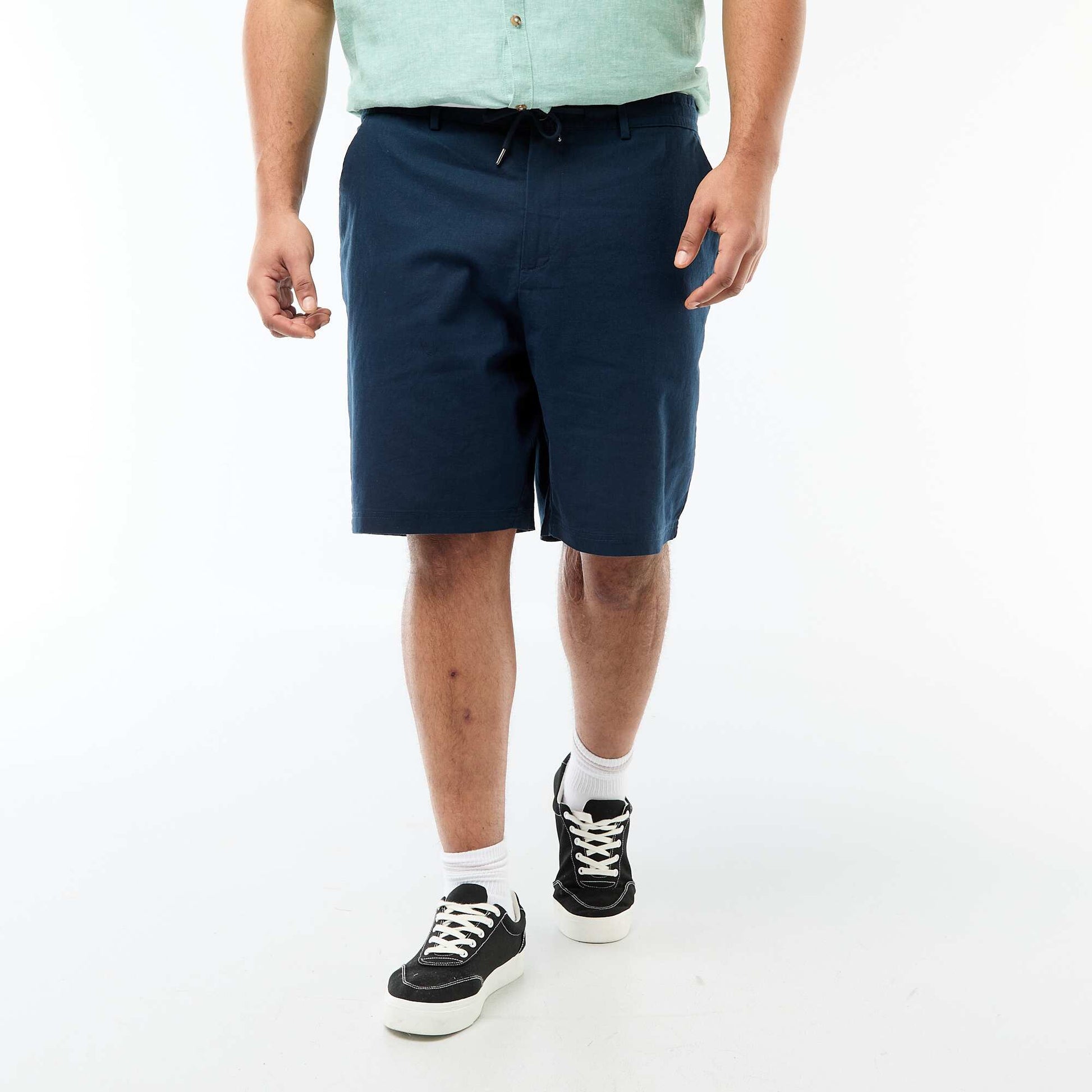 Bermuda chino avec ouverture boutonnée + zippée + liens de serrage BLEU