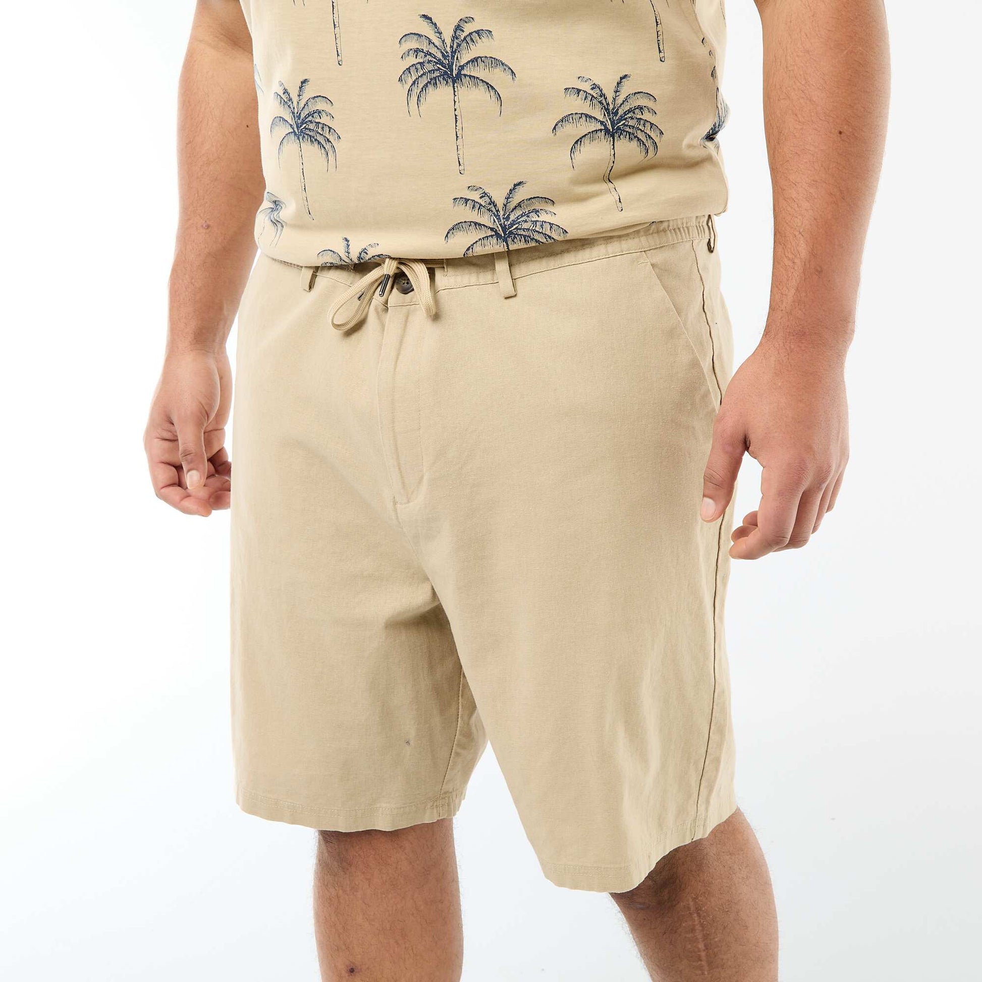 Bermuda chino avec ouverture boutonnée + zippée + liens de serrage BEIGE