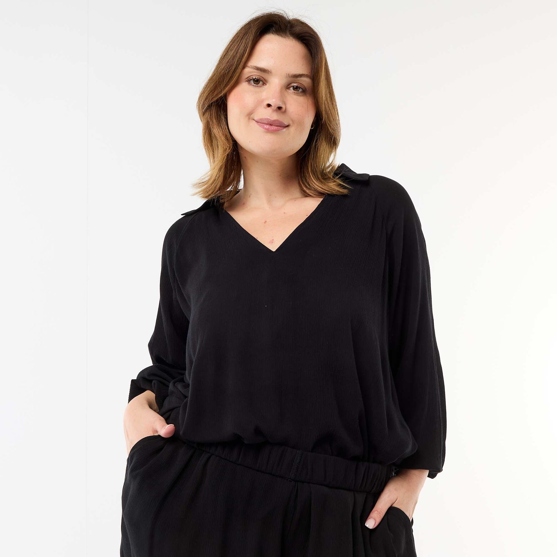 Blouse à manches longues col pointes libres NOIR