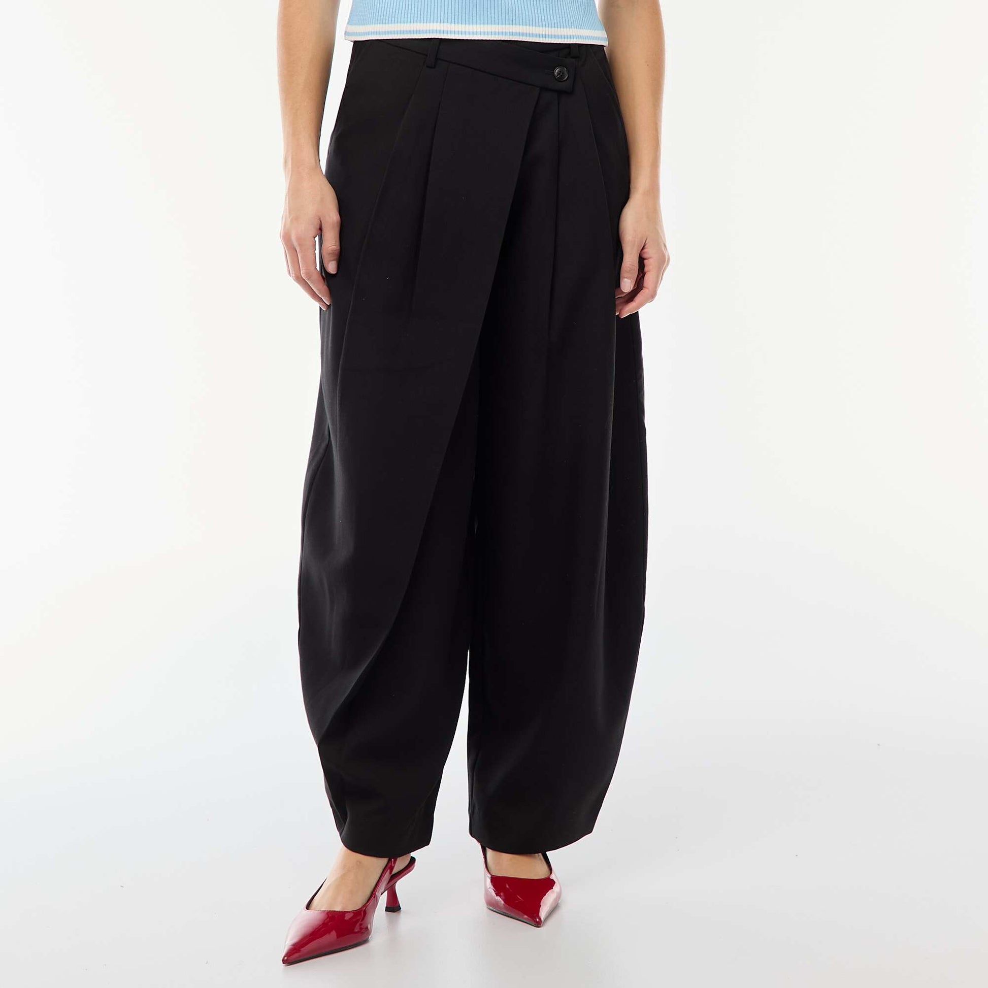 Pantalon à pinces asymétrique NOIR