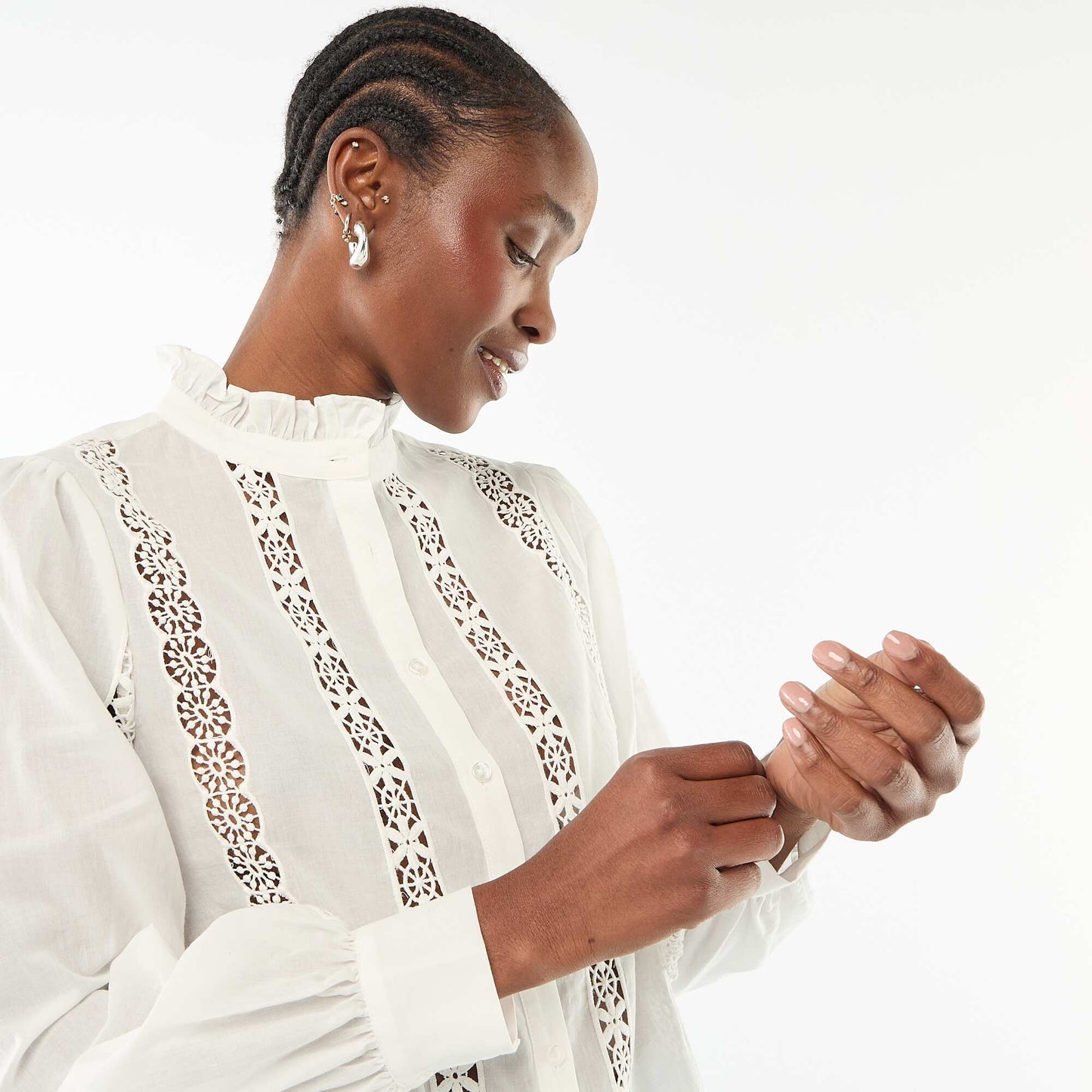 Chemise avec broderies anglaises et volants au col BLANC