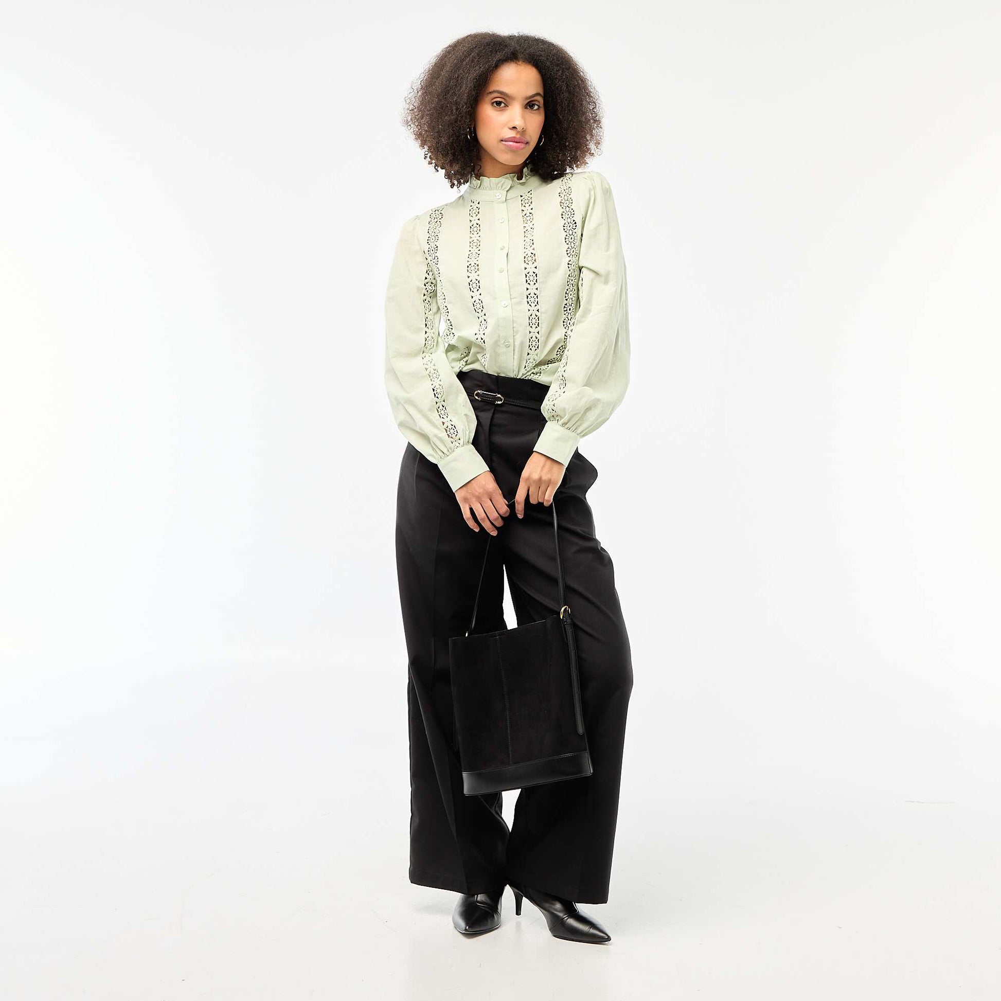 Chemise avec broderies anglaises et volants au col VERT