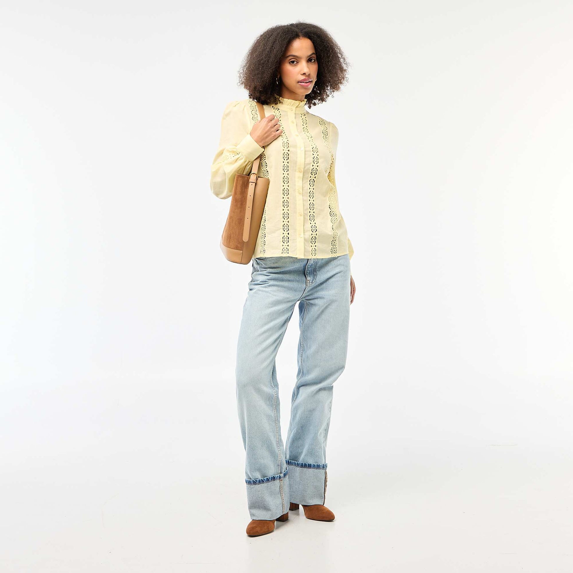 Chemise avec broderies anglaises et volants au col JAUNE